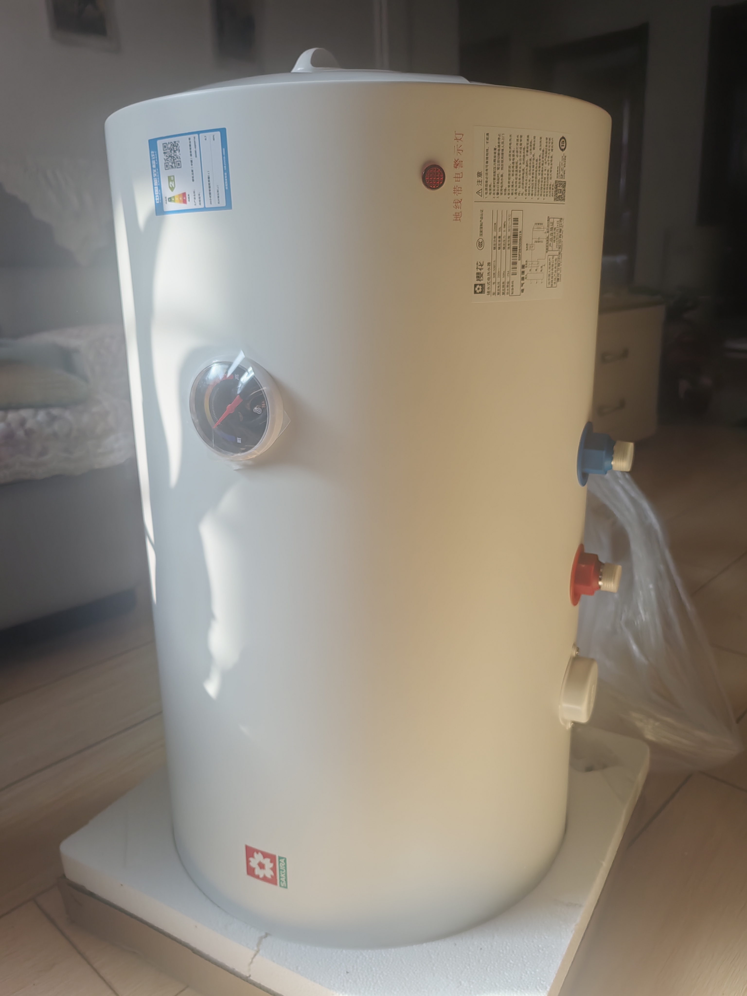 樱花（SAKURA）电热水器2200W速热大水量家用储水式电热水器专利防电墙保护机械式调温节能保温 50L 2200W SHW-50QY15 实拍图