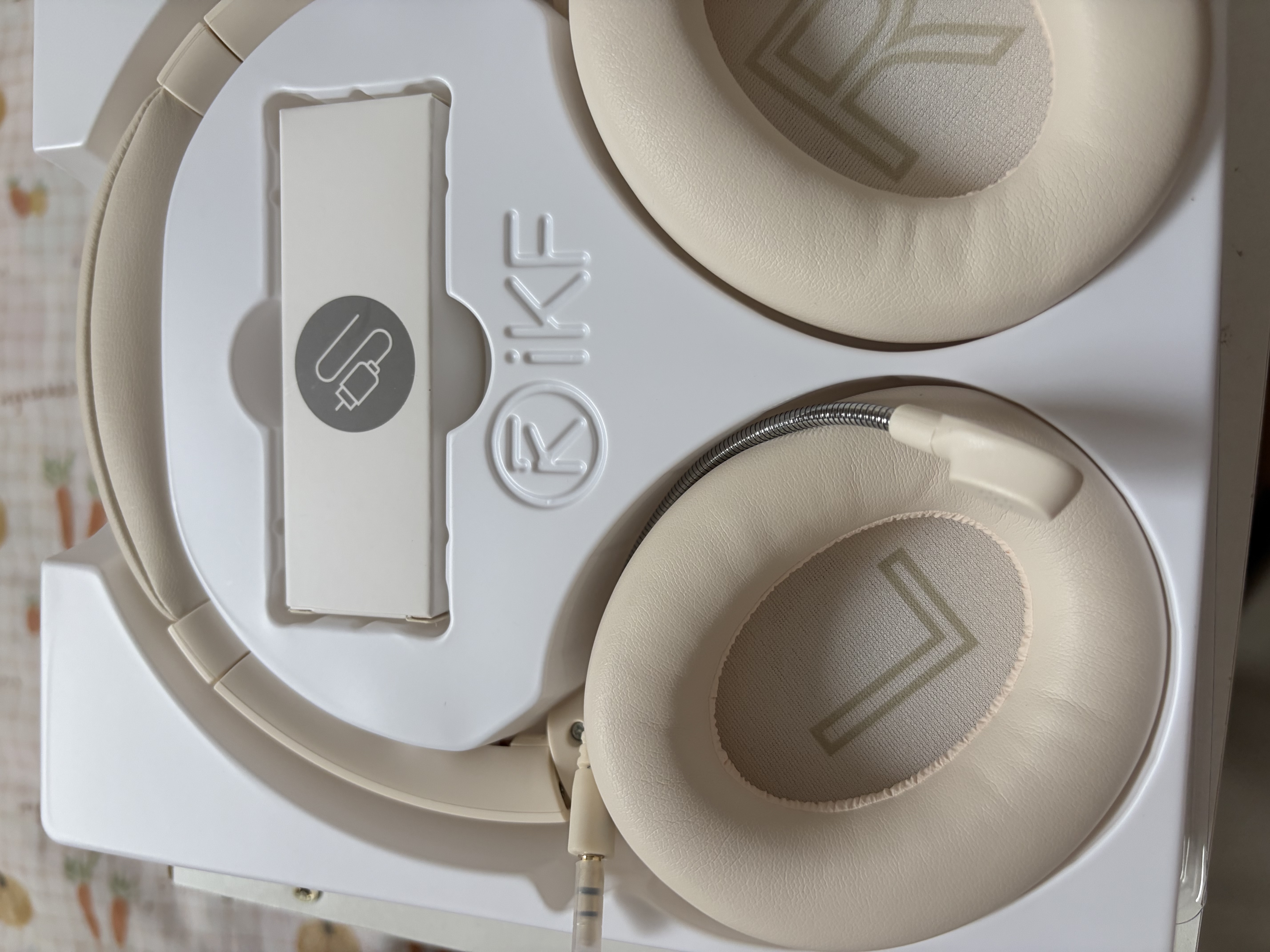 iKF King Pro3.0【升级50db多档降噪】主动降噪头戴式蓝牙耳机无线LDAC双金标音乐游戏电竞耳麦有线 LDAC双金标-升级3.0云岩白-50dB降噪 高阶版 带APP 实拍图