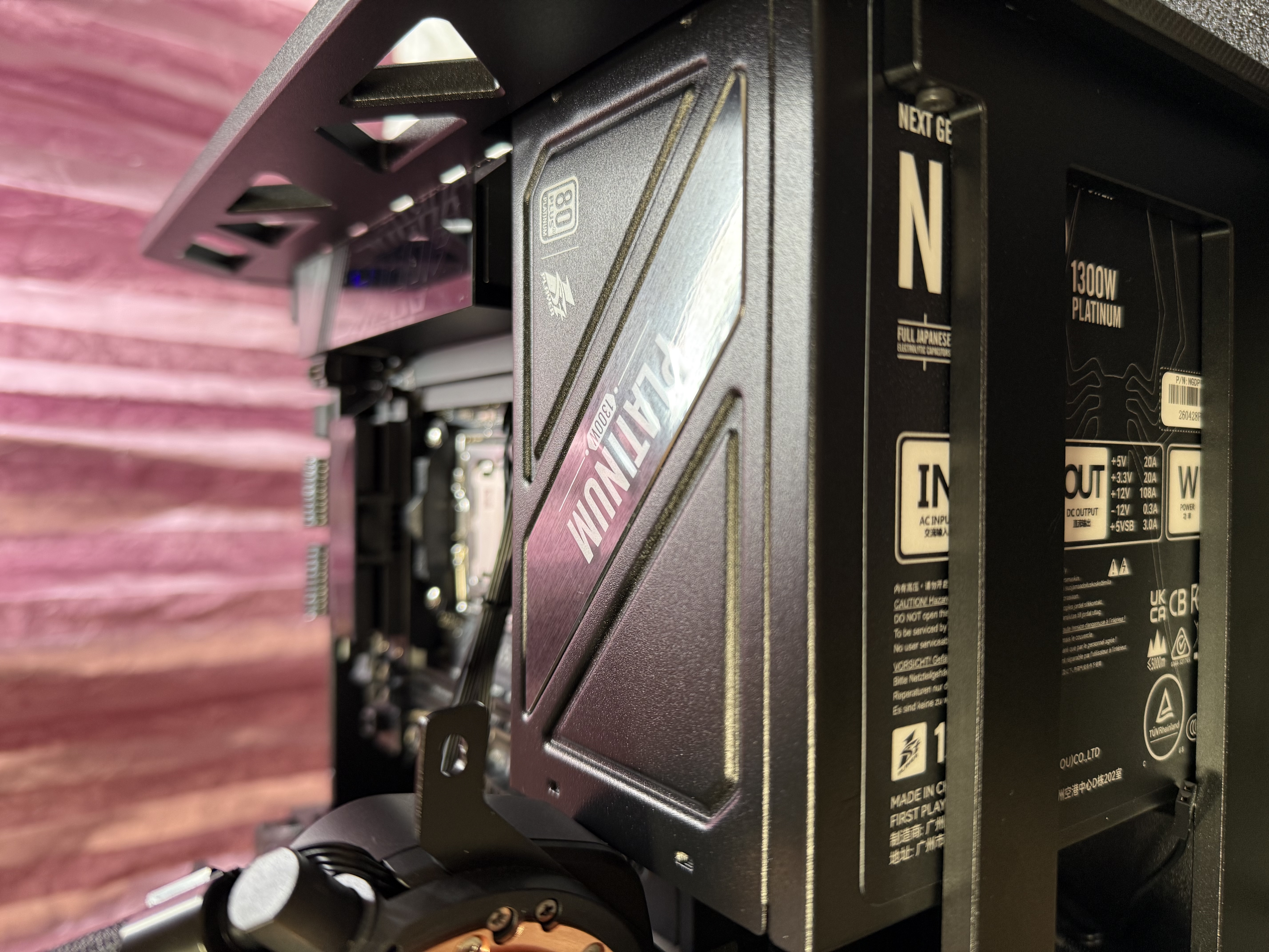 首席玩家（1st player）NGDP铂金 1300W ATX3.1电源（MES ID/压纹线/ATX3.0&3.1双规范/FDB风扇/支持5090/双12V2X6） 实拍图