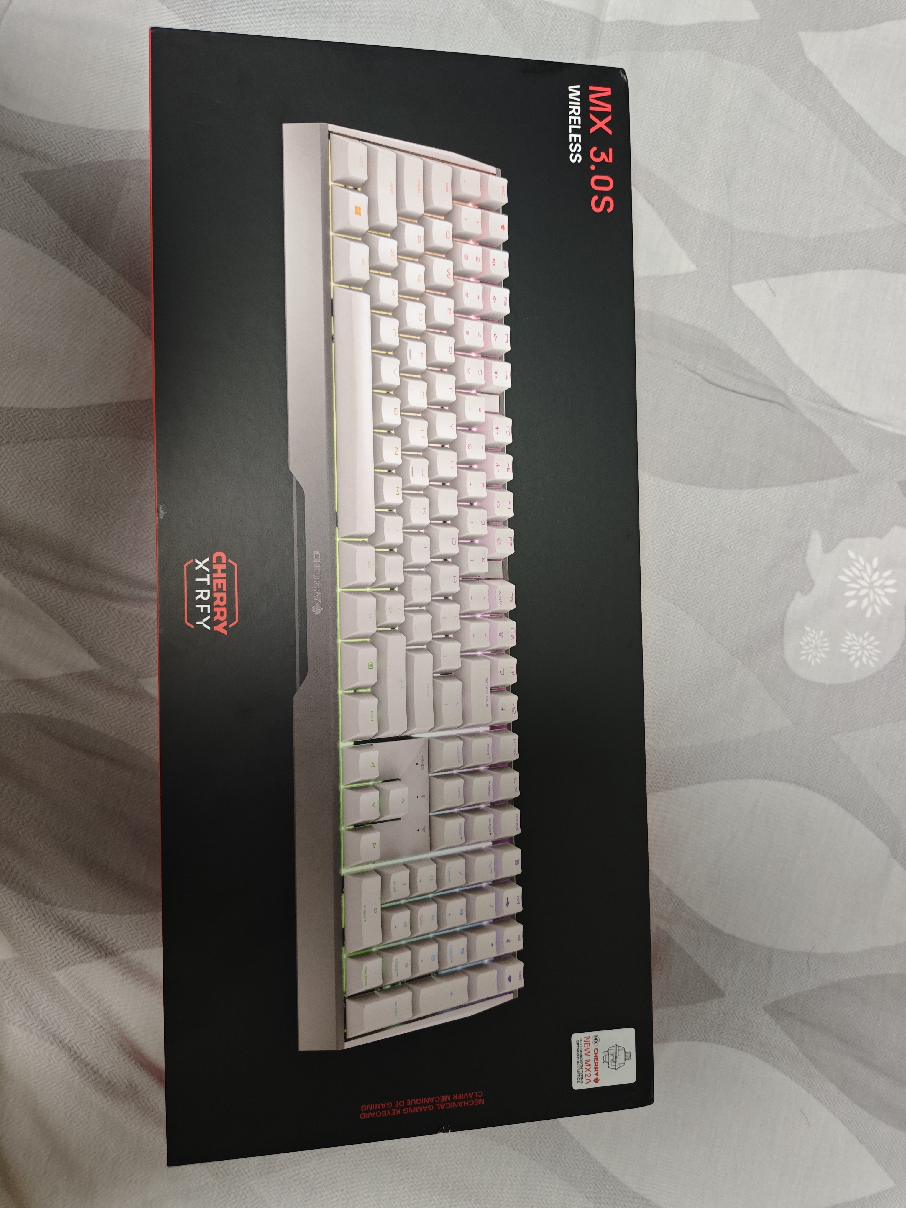 CHERRY樱桃MX3.0S无线键盘 机械键盘108键 游戏键盘 蓝牙三模 RGB灯效铝合金外壳 兼容WIN/MAC 实拍图