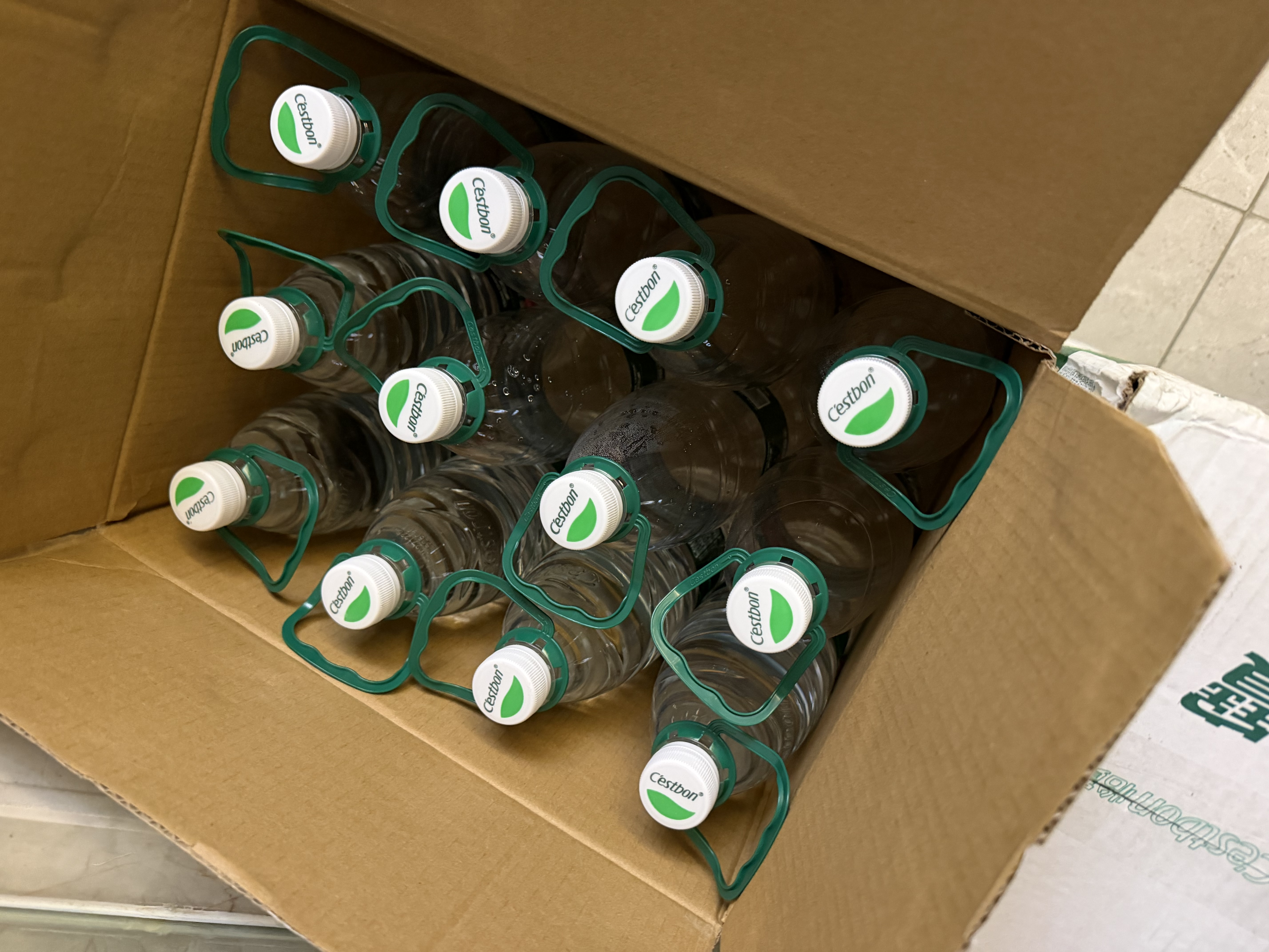 怡宝纯净水1.55L*12瓶/箱大瓶饮用水非矿泉水泡茶煲汤整箱 租房实用 实拍图
