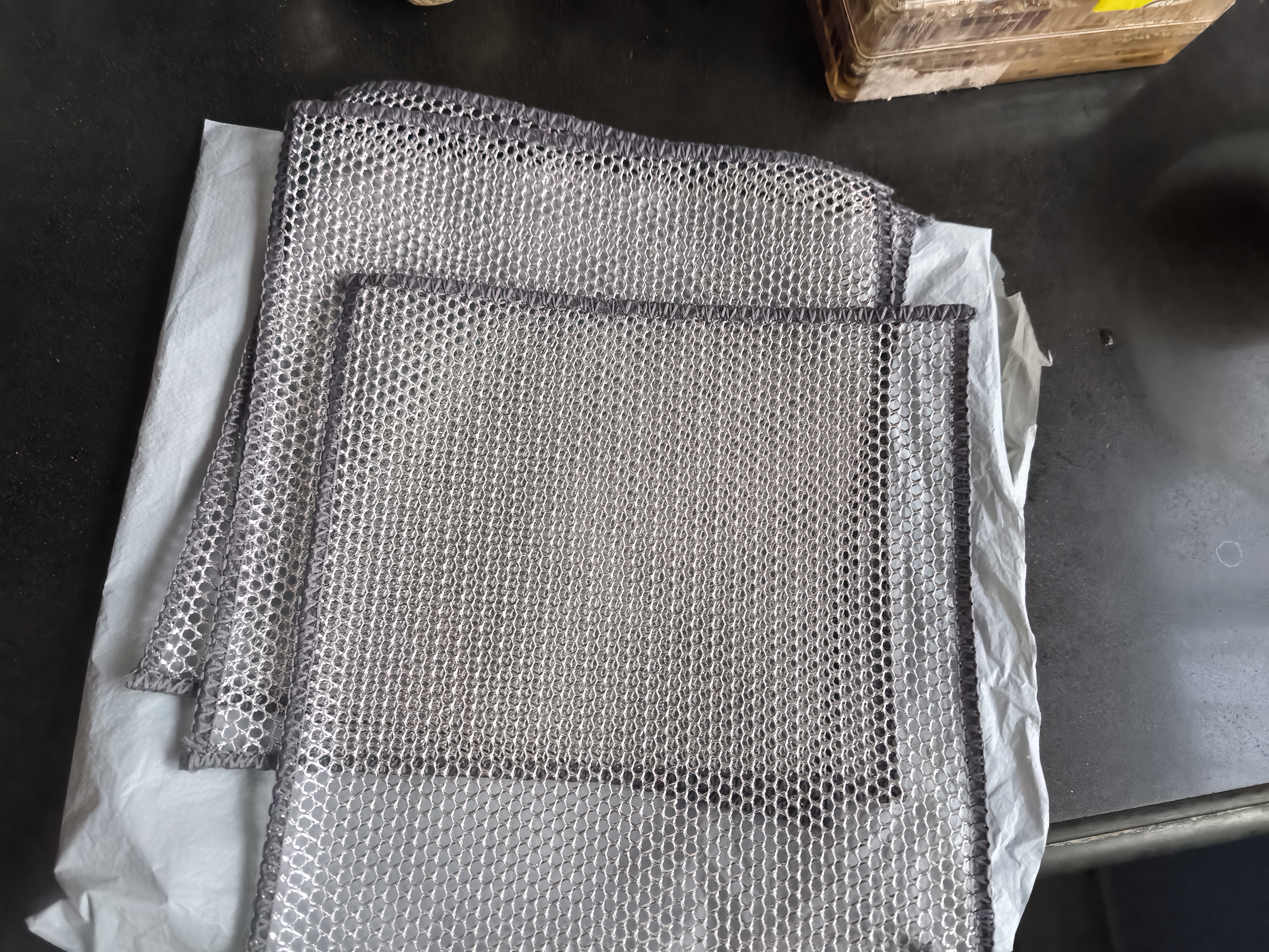 银丝抹布双面网格洗碗布不沾油易清洗钢丝抹布家用刷锅强力耐磨 钢丝抹布【3条】不伤锅不挂油 实拍图