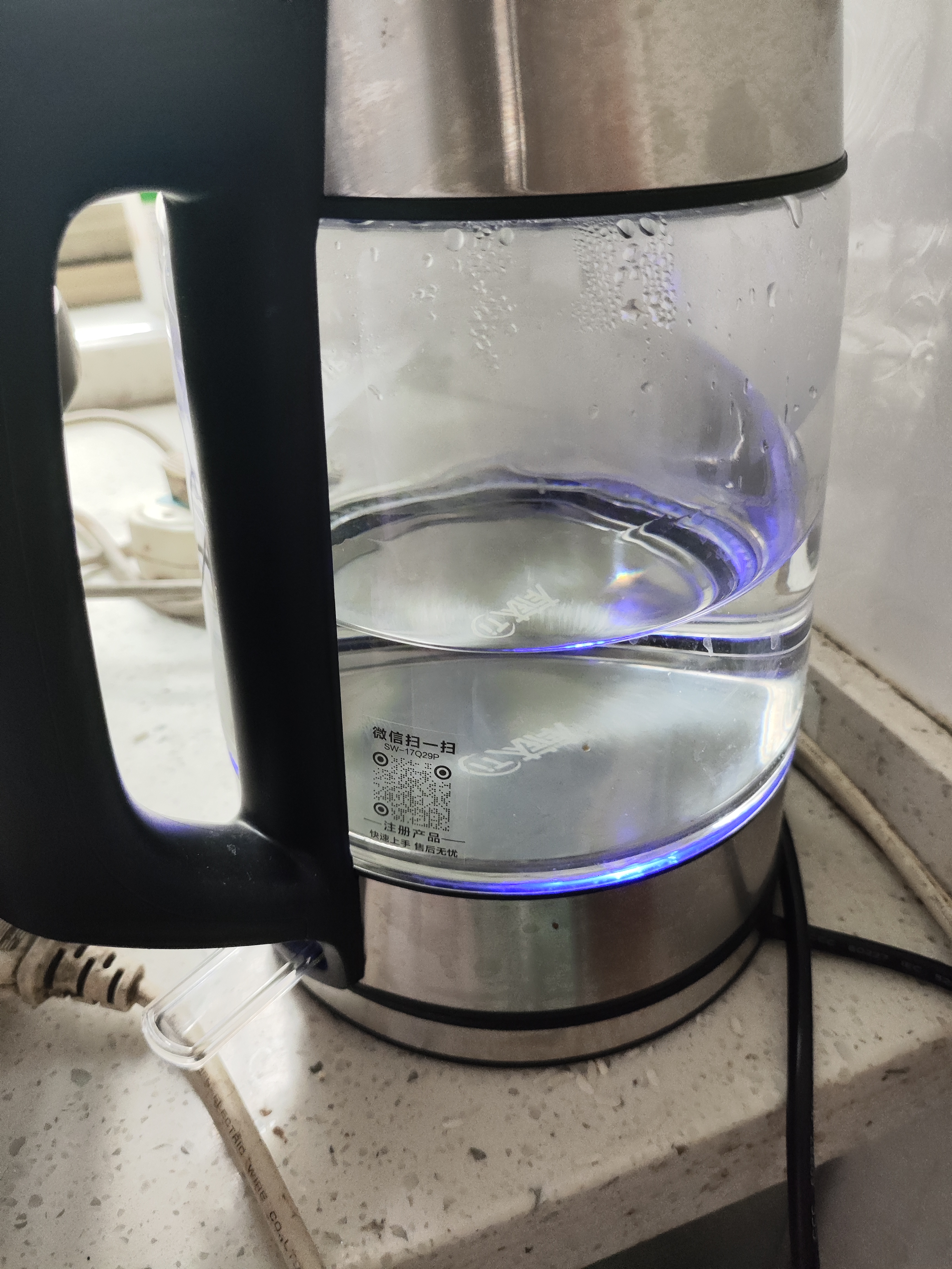 苏泊尔【有钛 一键保温】1.7L大容量电热水壶烧水壶开水壶大功率煮水 高硼硅玻璃内胆SW-17Q29P 实拍图
