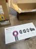 戴森（DYSON）HD15 高速吹风机 Dyson Supersonic 电吹风 快速干发 智能温控 呵护秀发 多风嘴 家用推荐 紫红色 实拍图
