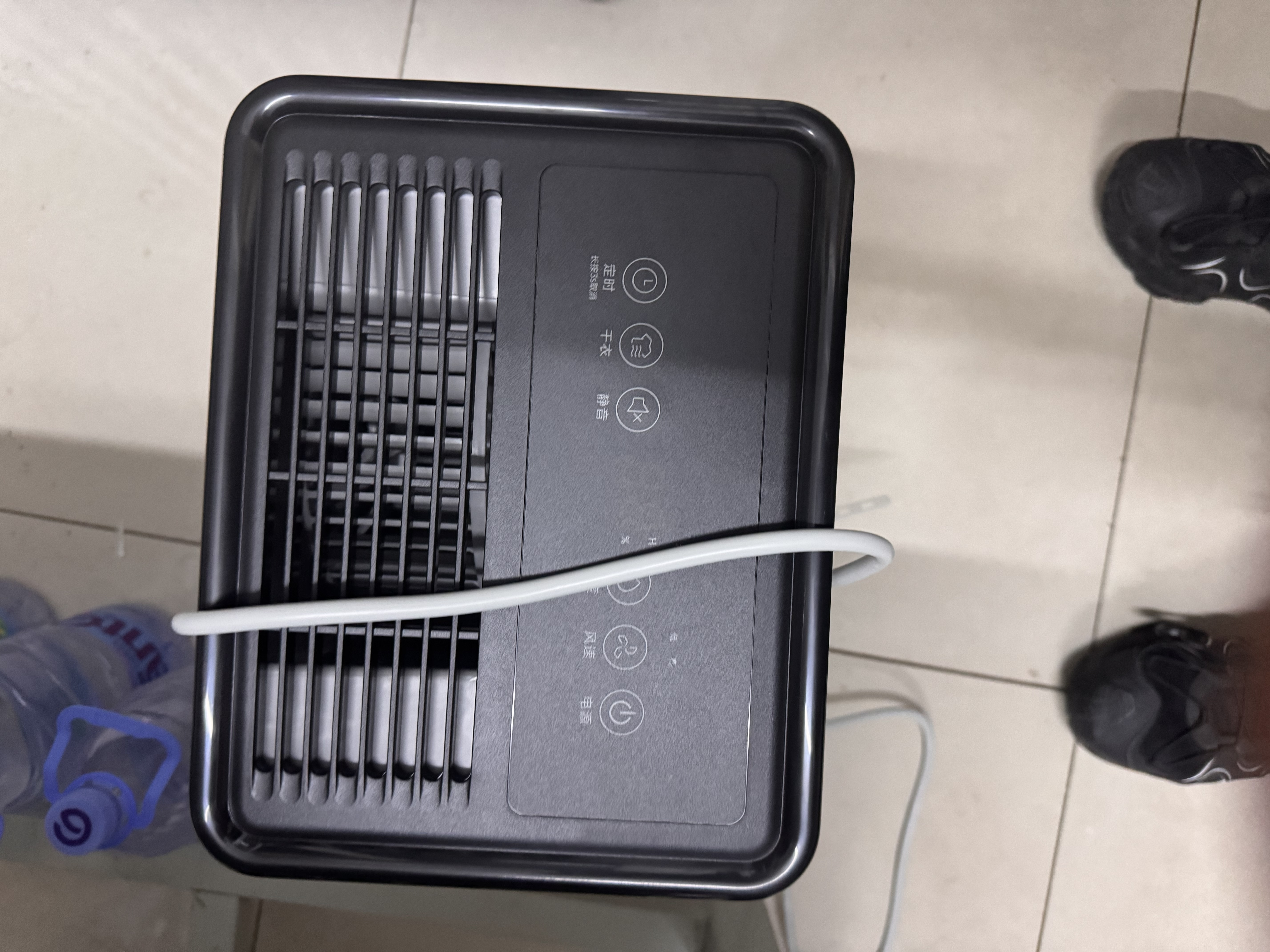 美的（Midea）除湿机/抽湿机12升/天 自营家用20㎡轻音小型回南天客厅卧室内防潮专用干衣吸湿器CF12BD/N7-DO 实拍图