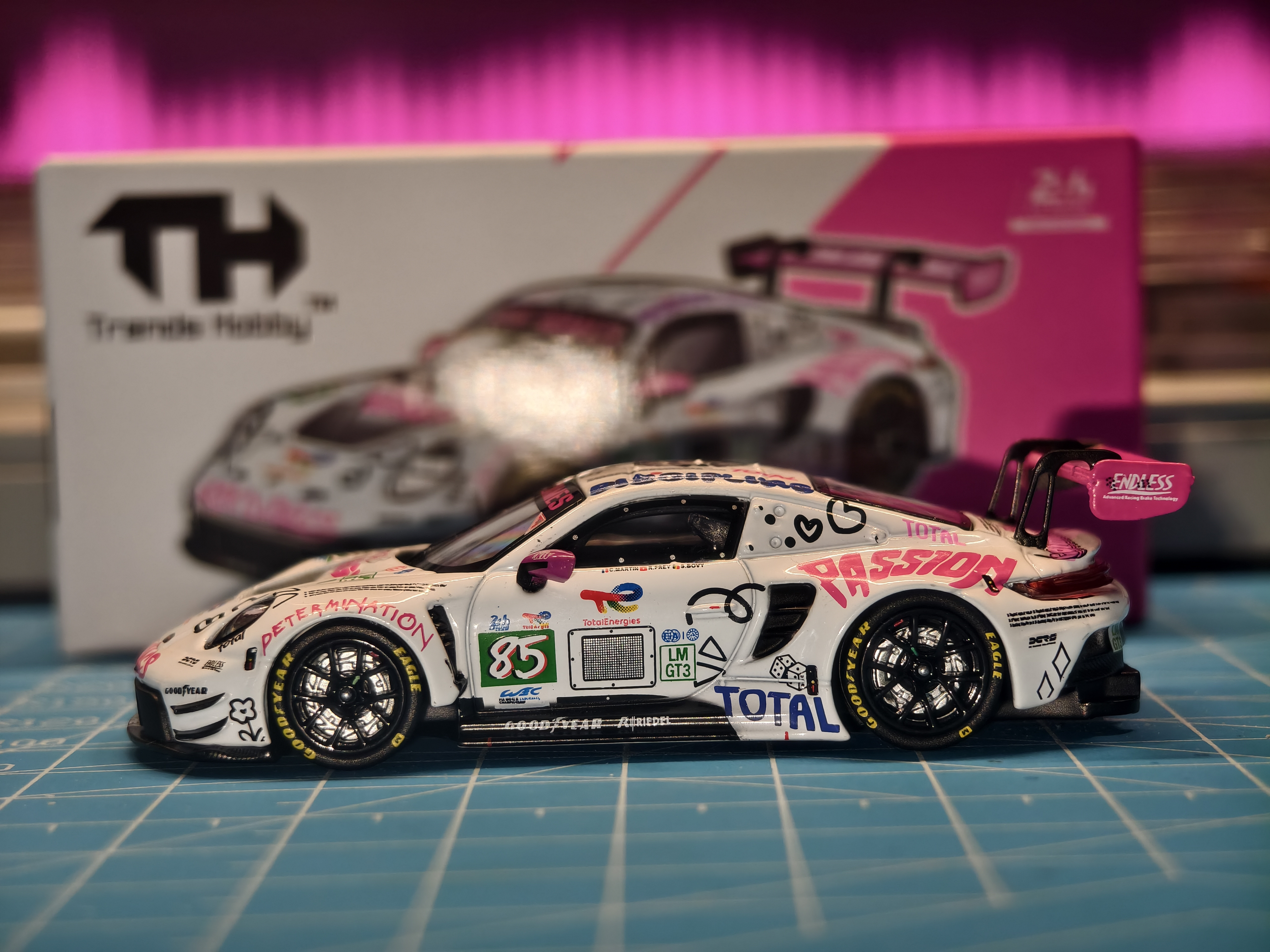 TRENDS HOBBY合金车TH小汽车模型1/64赛车保时捷911 GT3 R勒芒24H 2025 85号 实拍图