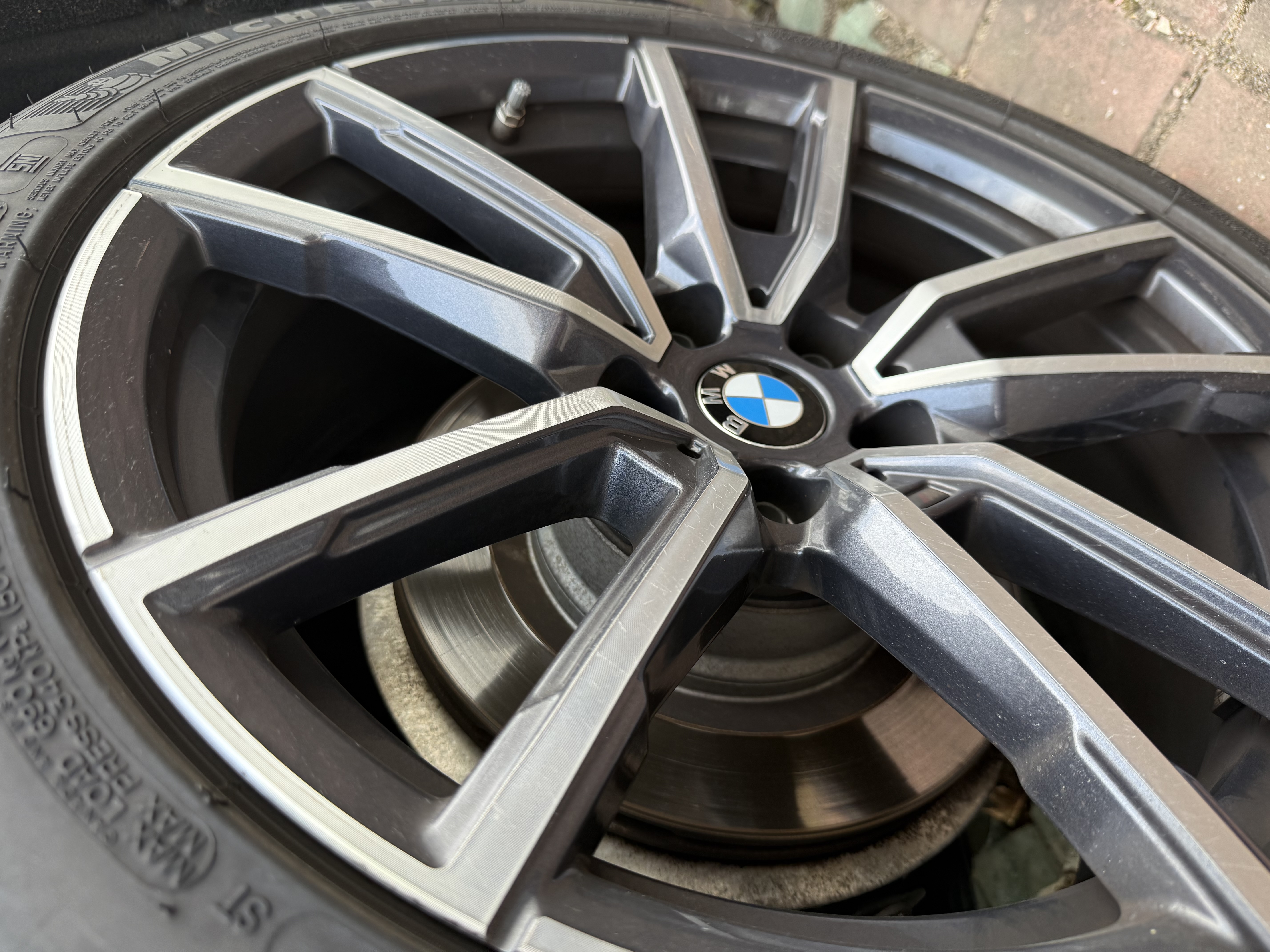 布雷博（Brembo）刹车片后片NAO适配原厂品质适配宝马3系/320Li/325i/4系(G20/G28) 实拍图