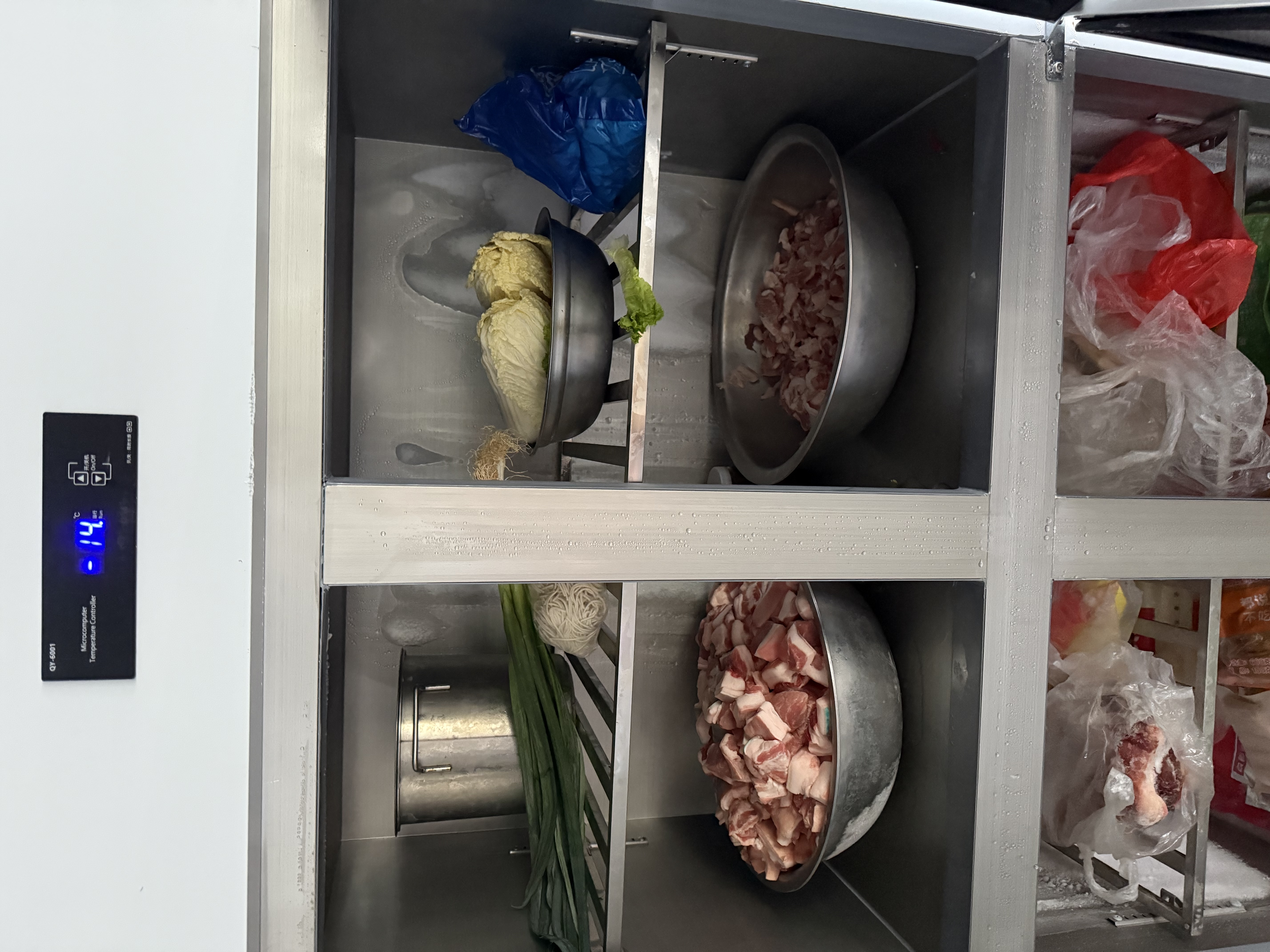 英联瑞仕商用四门冰箱商用六门冰箱保鲜柜餐饮酒店厨房冰箱双温冷藏冷冻不锈钢商用冰箱四开大容量四门冰柜 一级能效】四门上冷藏下冷冻【铜管制冷】+不锈钢层架 实拍图