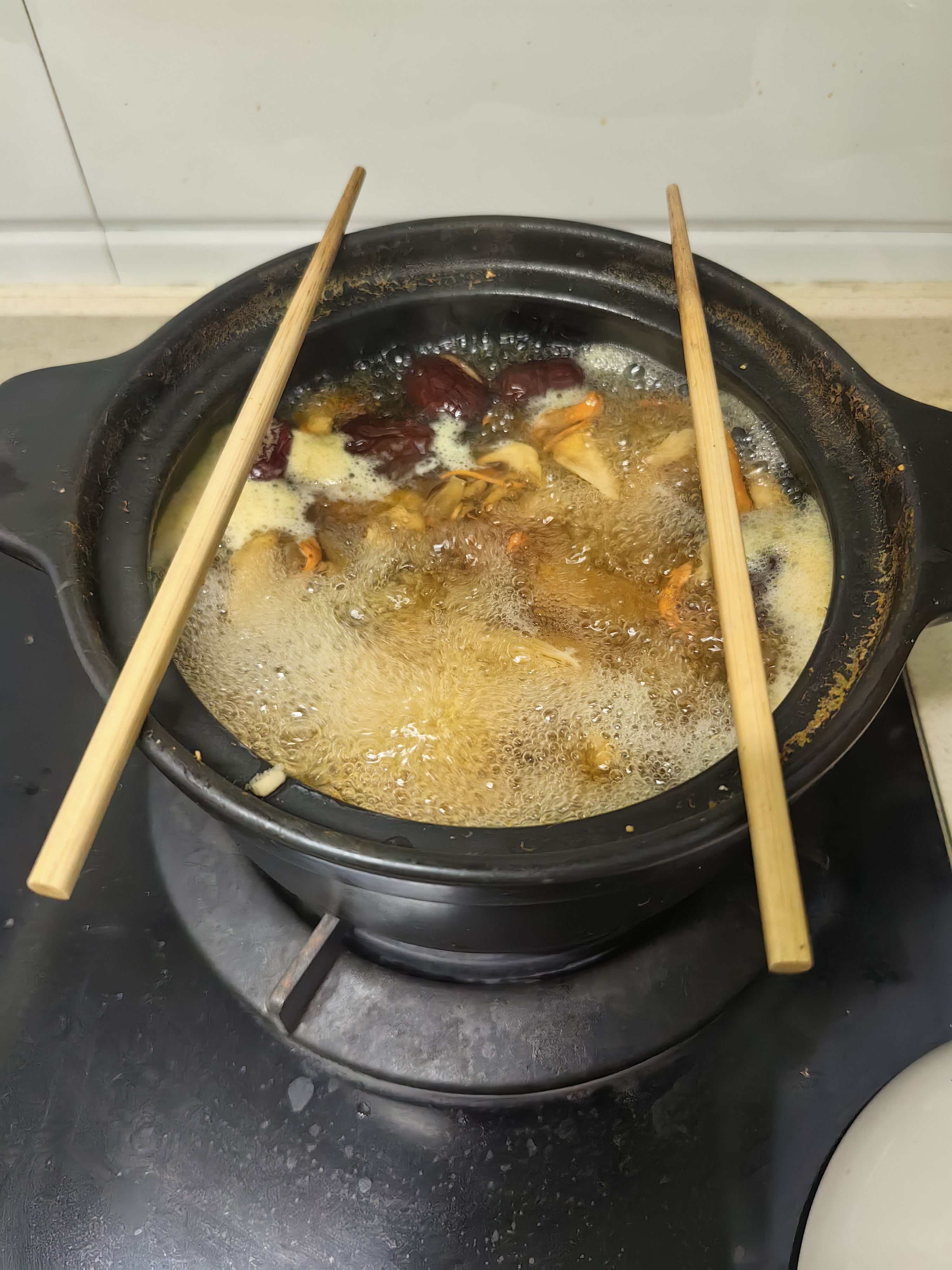 小甄菌鲜菌汤包八颗羊肚菌80g 七彩山珍菌菇汤包云南菌菇羊肚菌煲汤材料包 实拍图