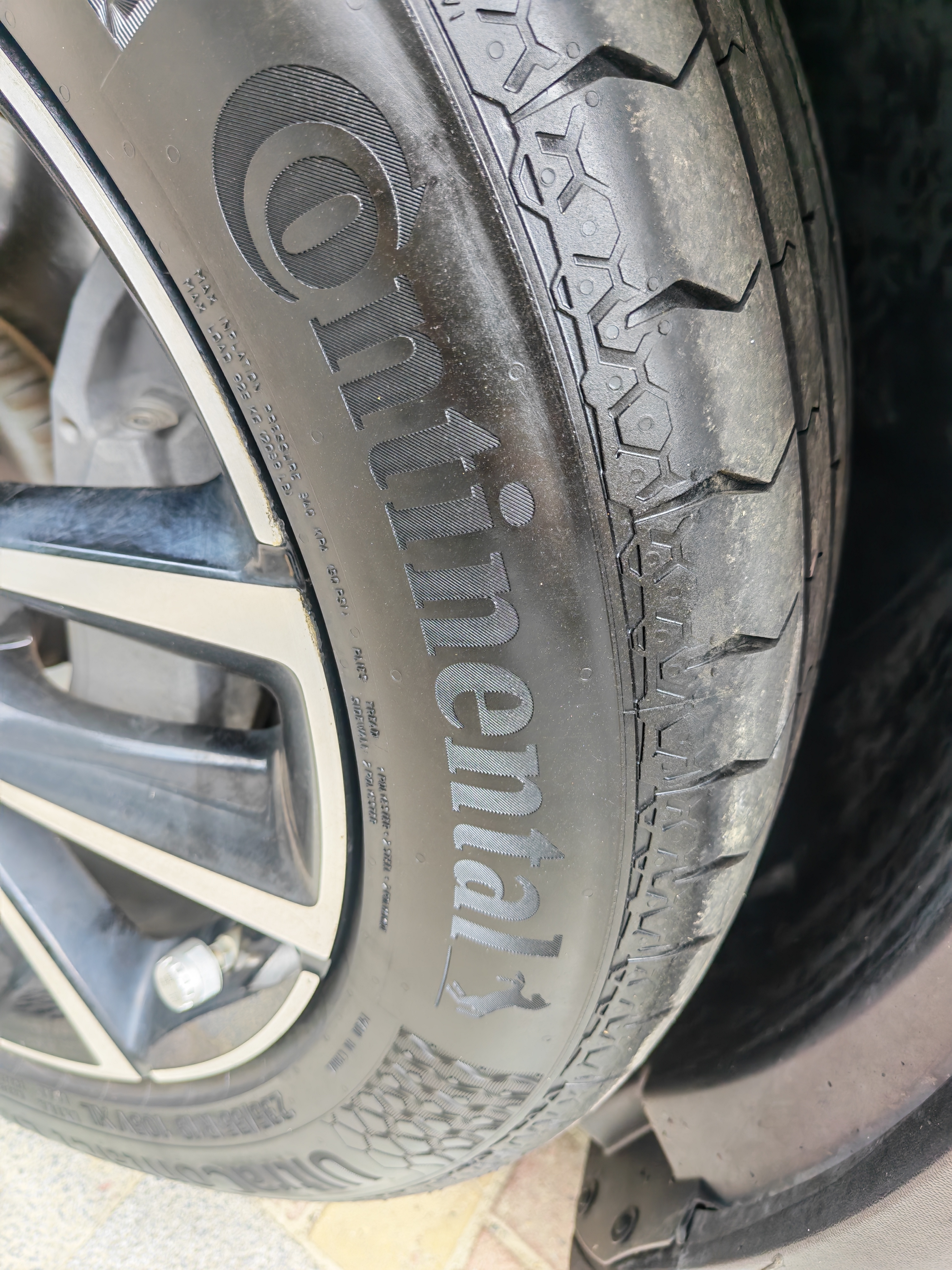 马牌（Continental）汽车轮胎  235/55R19 105V XL FR UX7 适配奔驰GLC 实拍图