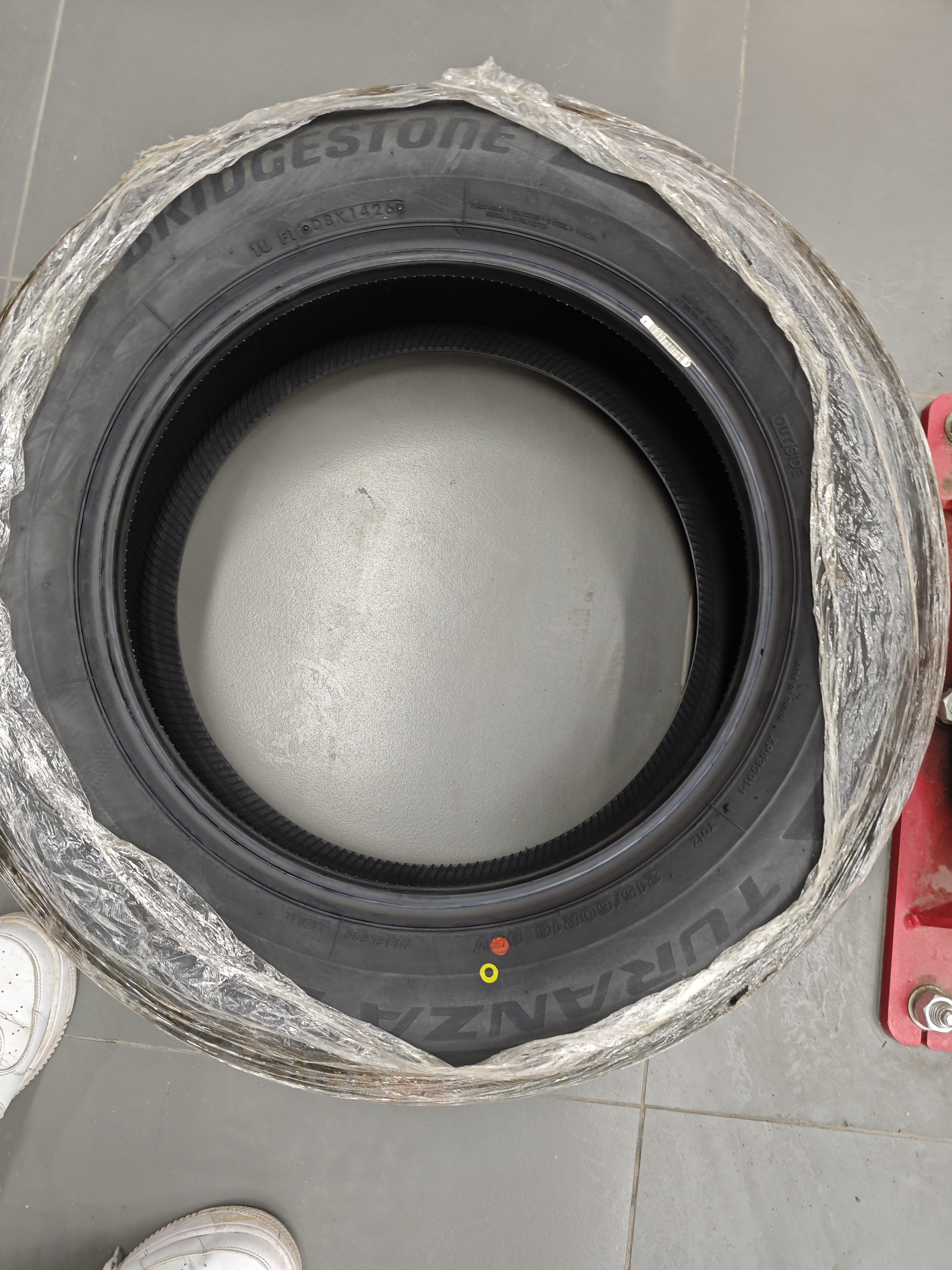 普利司通（Bridgestone）汽车轮胎 215/60R16 95V T001 适配帕萨特/锐志/凯美瑞/雅阁/天籁 实拍图