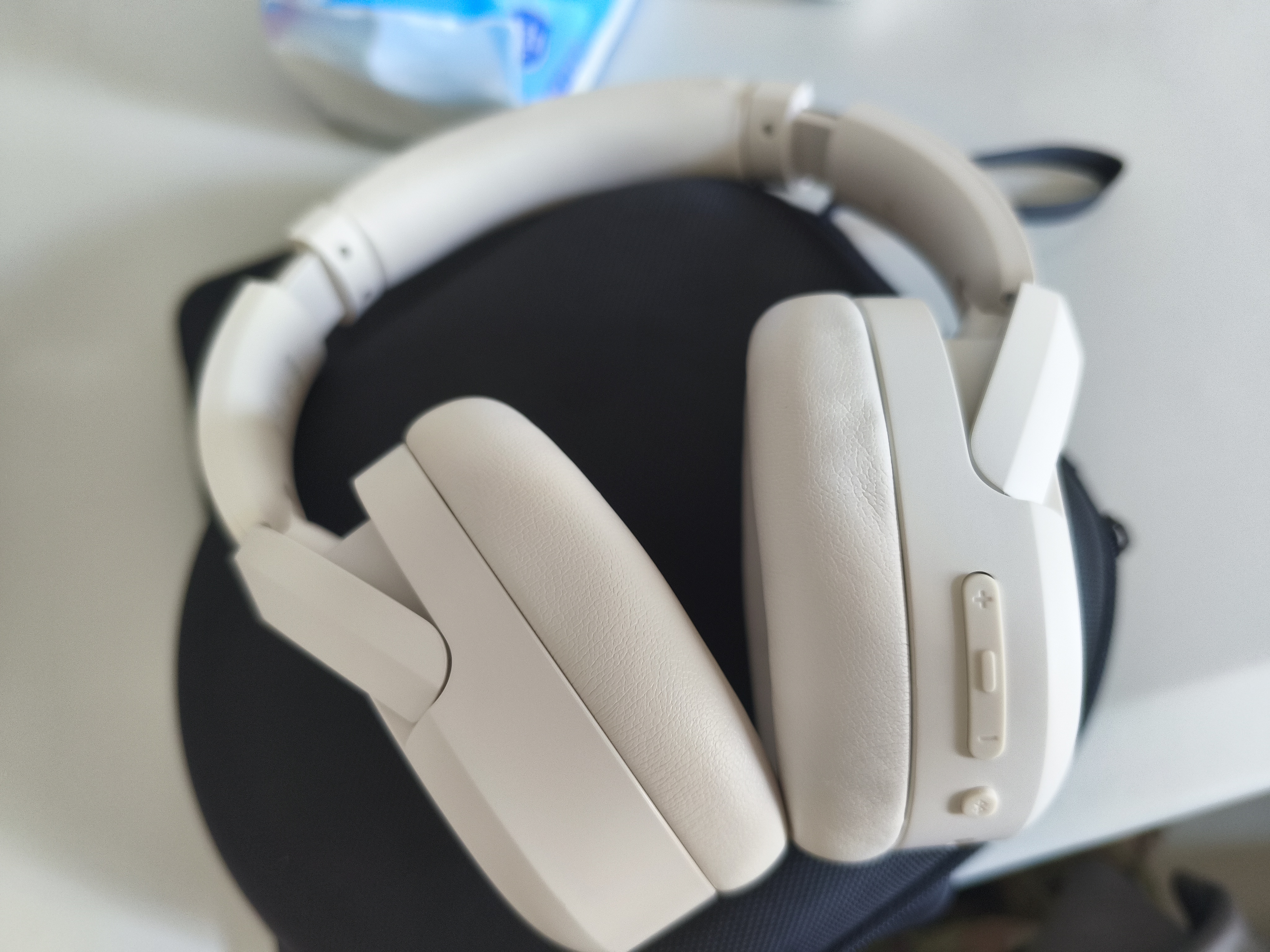 漫步者（EDIFIER）W830NB头戴式主动降噪蓝牙耳机 佩戴舒适 96h超长续航 空间音效 双金标认证 晨曦白 实拍图