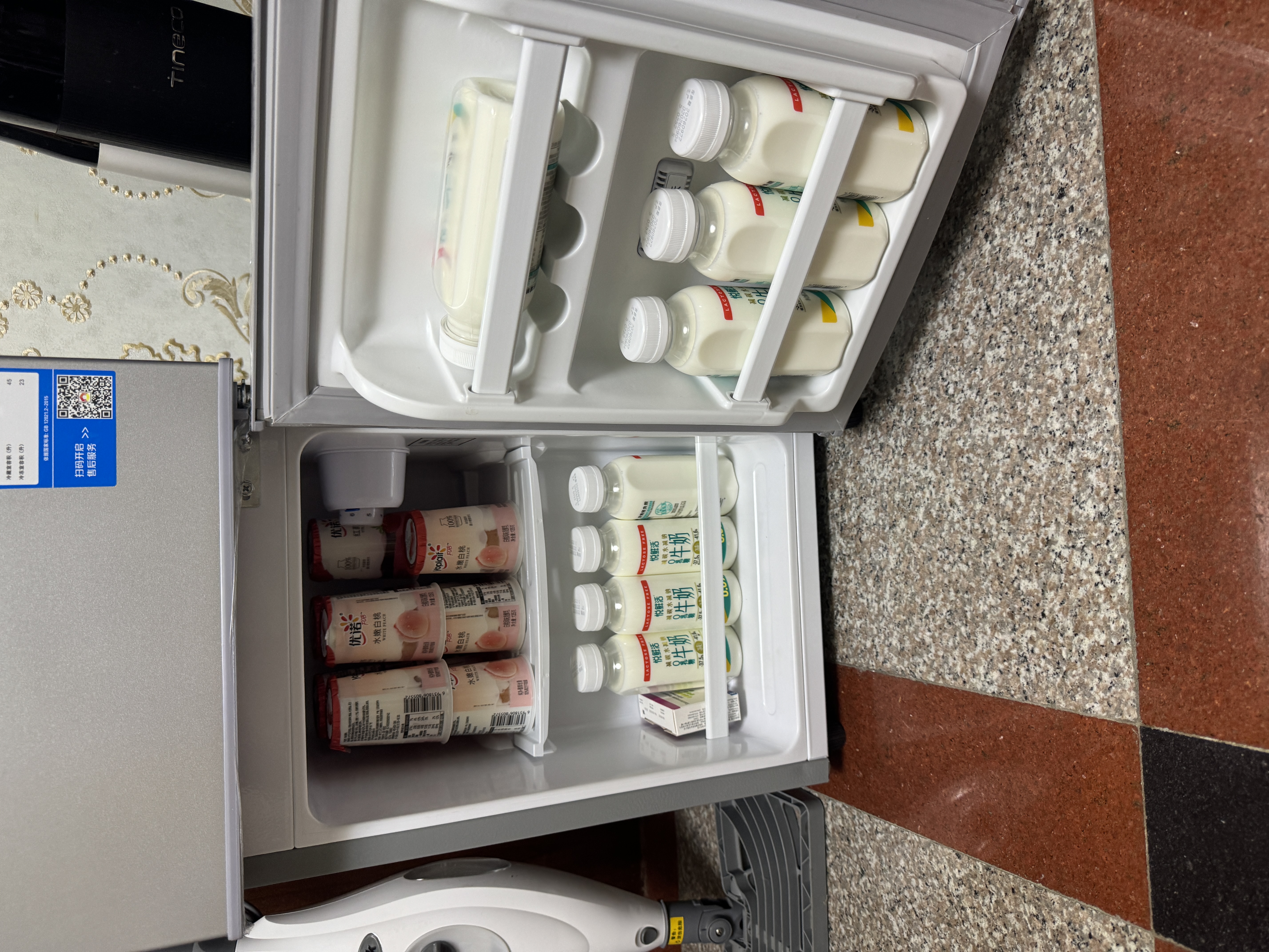 志高（CHIGO）小冰箱迷你小型家用冷藏冷冻两用宿舍出租房用双门办公室电冰箱节能省电 【一级能效】58L银色【全国联保丨节能省电】 实拍图
