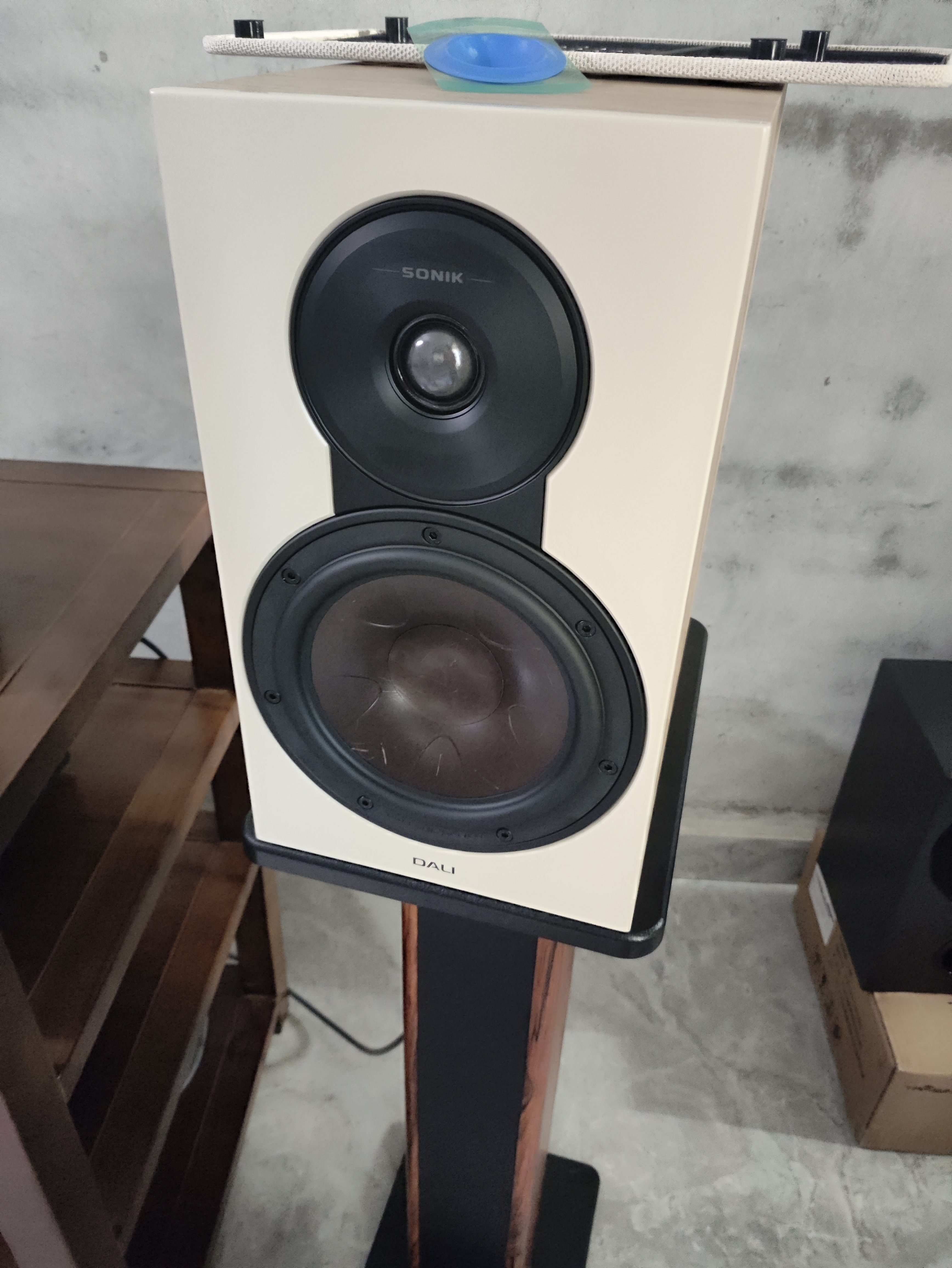 达尼（DALI）SONIK3声刻3号高保真声道书架无源hifi音箱 家用桌面音响 发烧级 礼物 天然橡木色 实拍图