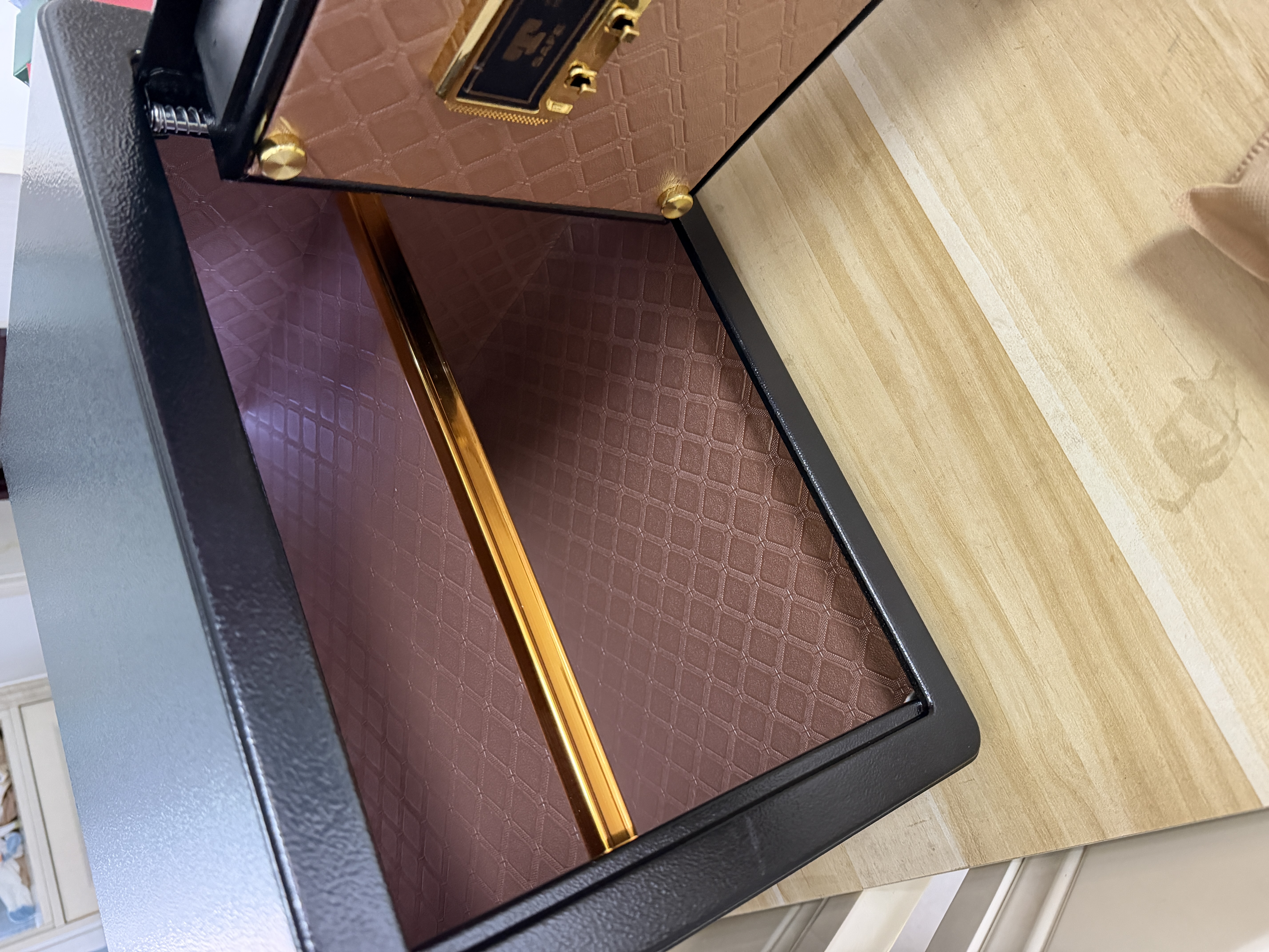 虎牌保险柜家用小型办公室财务专用保险箱全钢防盗可入墙入衣柜隐形指纹密码保管箱新款 30型 星空黑 指纹密码款 实拍图