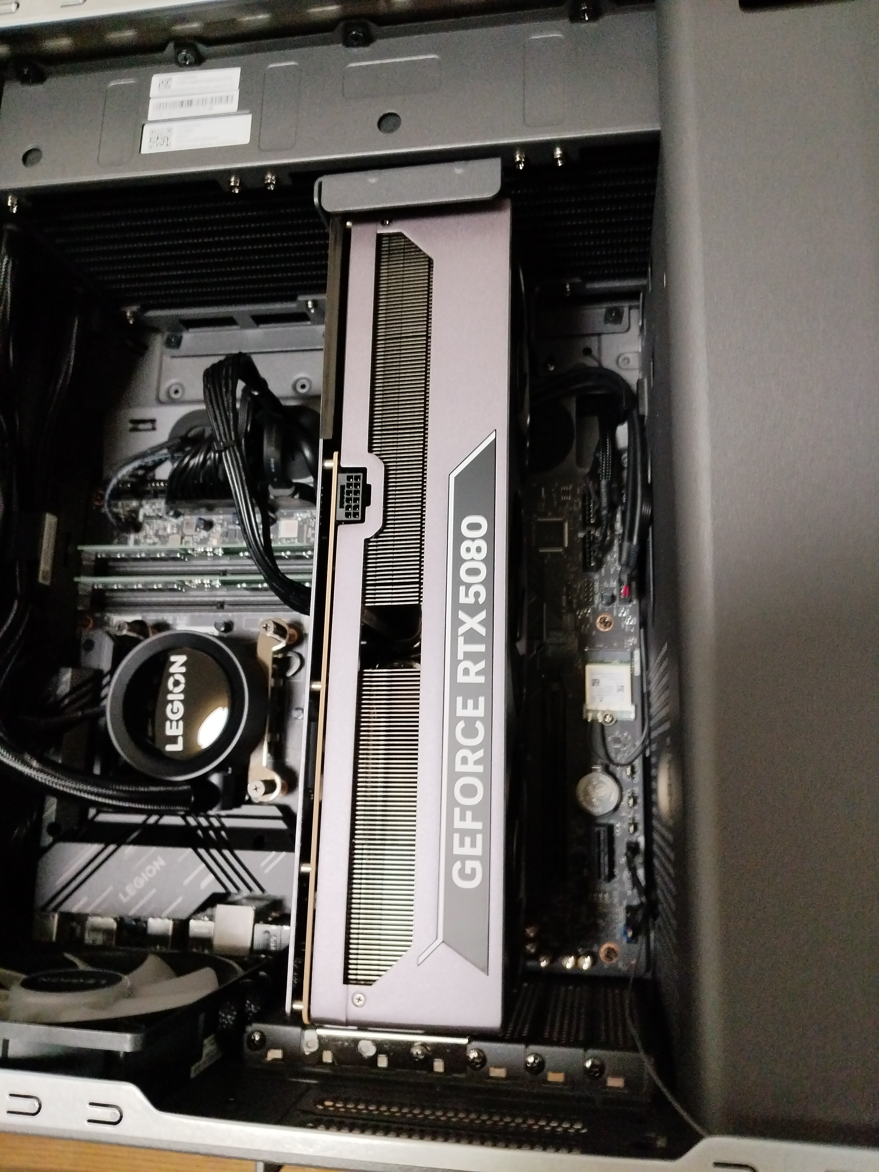 联想（Lenovo）拯救者刃9000K 游戏主机台式电脑（U9-285K RTX5080 16GB显卡 32G DDR5 2T SSD水冷)影之刃零 实拍图