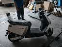 永久电动摩托车2025新款72V黑金石墨烯长续航NFC智能两轮电摩电动车 灰色/1800W/双碟刹 72V26A-全新黑金石墨烯-整车发货 实拍图