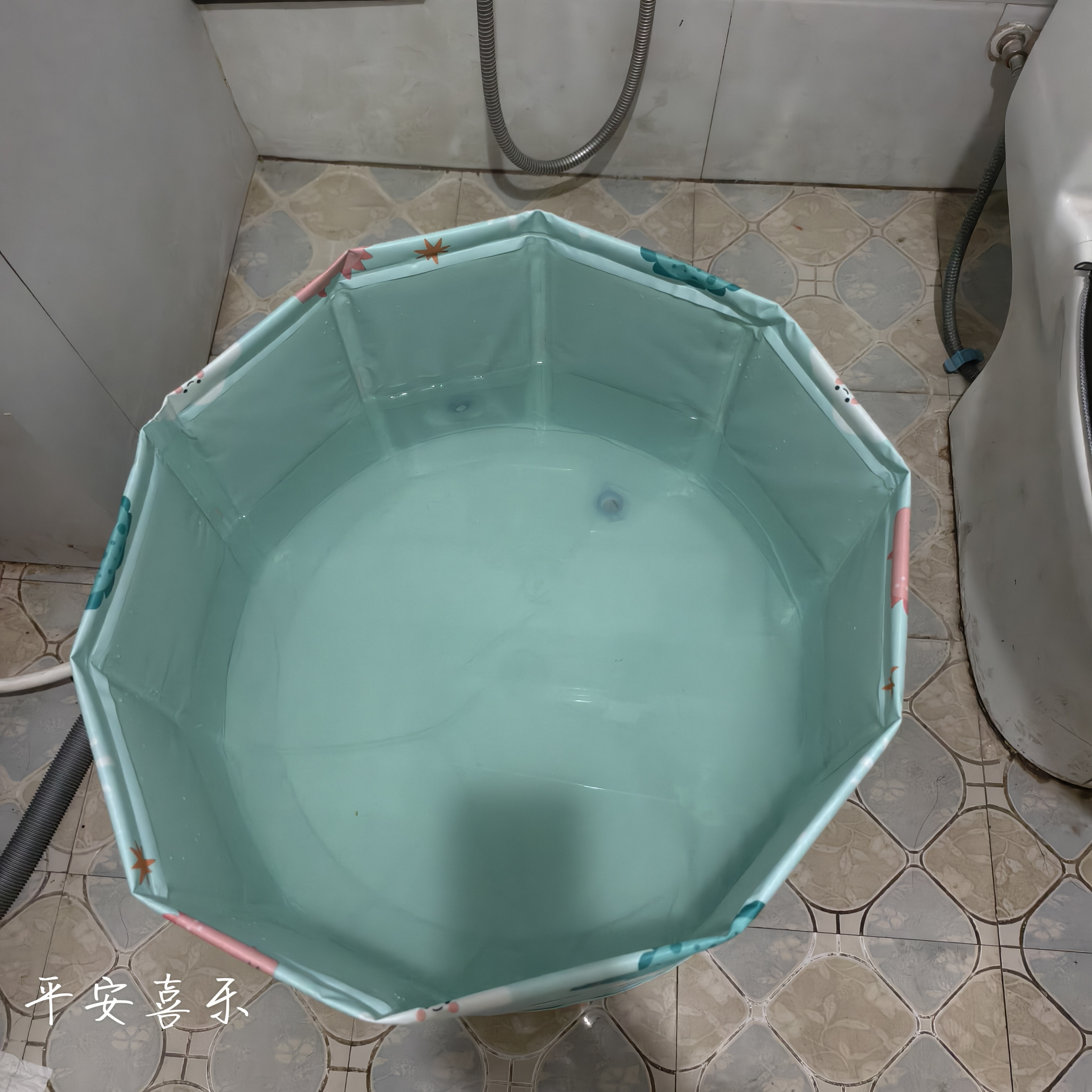 儿童泡澡桶宝宝洗澡桶家用泡澡折叠桶便携式洗澡盆浴桶游泳桶浴盆 恐龙乐园蓝【保温】55*40cm（建议0~8岁） 实拍图