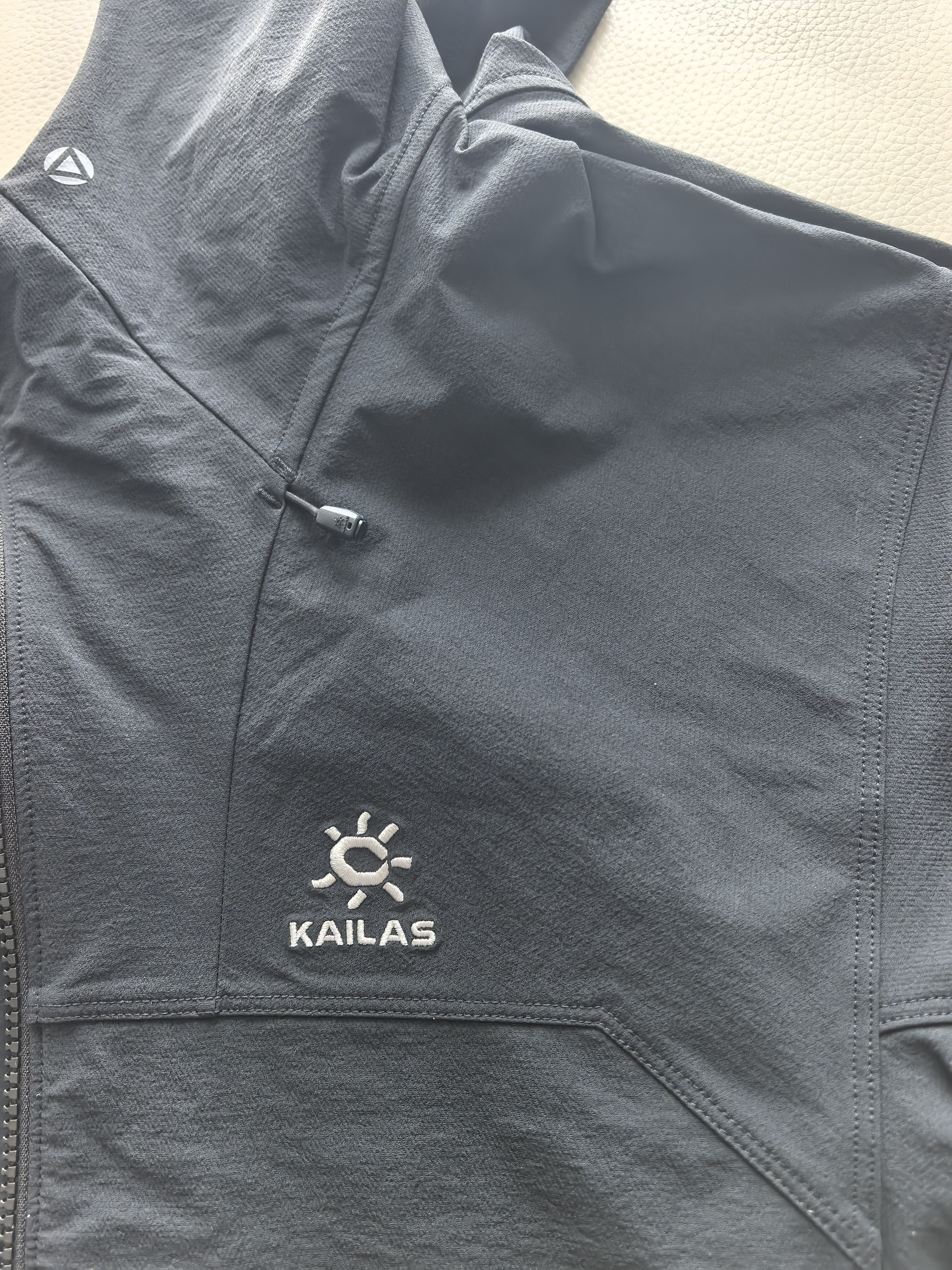 KAILAS凯乐石M8软壳衣男户外防风防泼耐磨登山徒步连帽外套春秋 实拍图