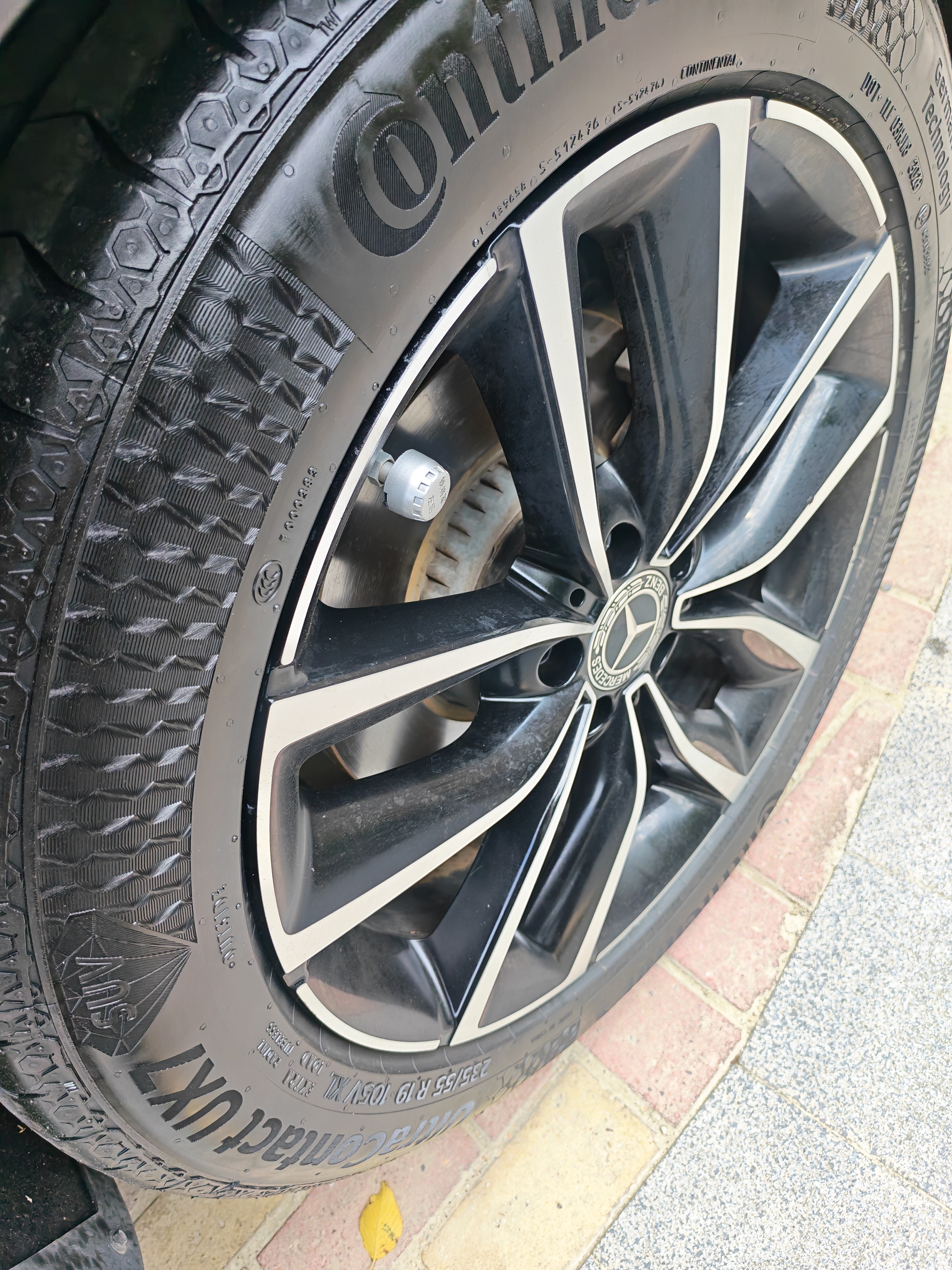 马牌（Continental）汽车轮胎  235/55R19 105V XL FR UX7 适配奔驰GLC 实拍图