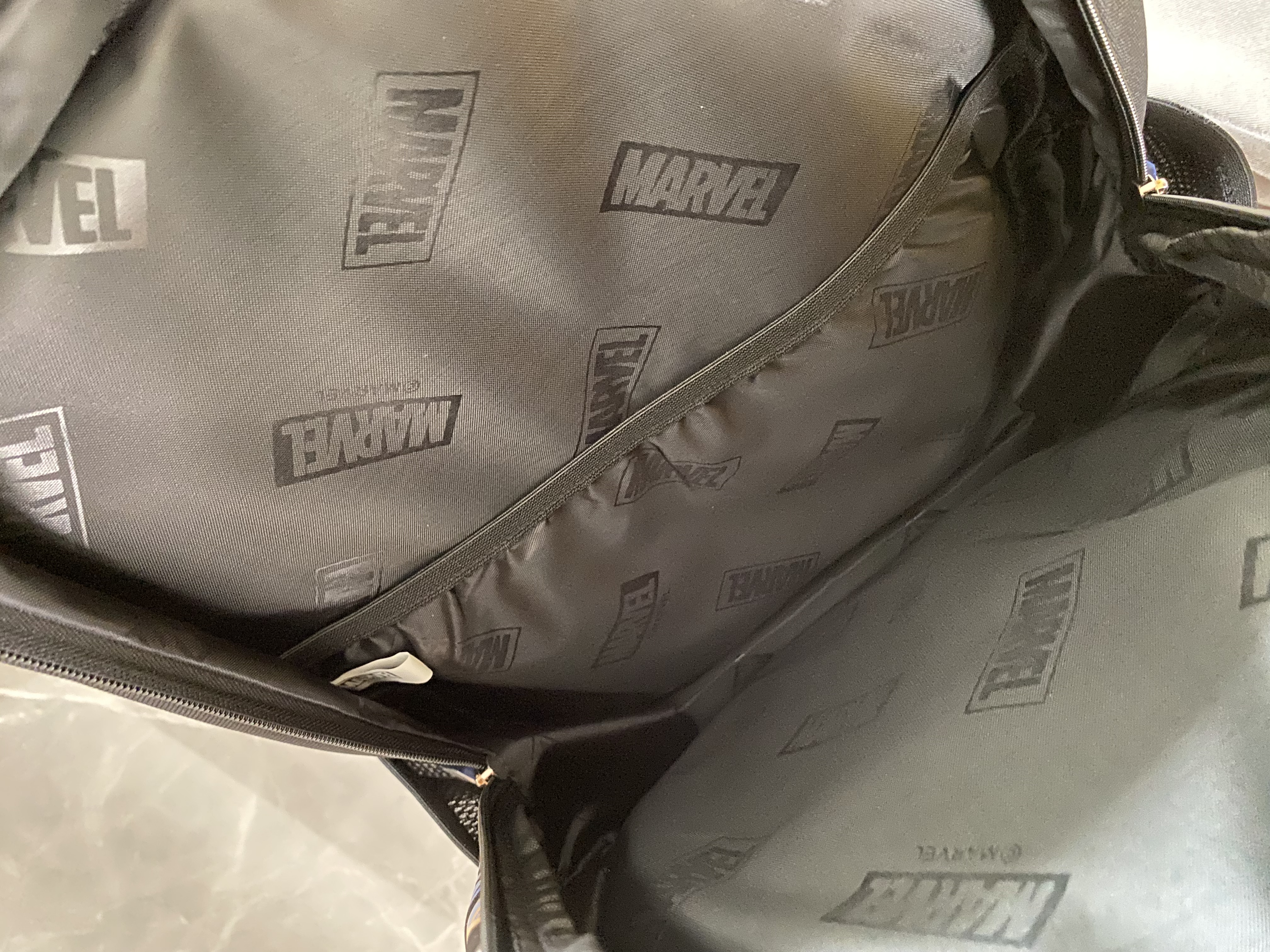 漫威（Marvel）书包小学生3-6年级男生高颜值超轻出游大容量男孩双肩包蜘蛛侠黑 实拍图