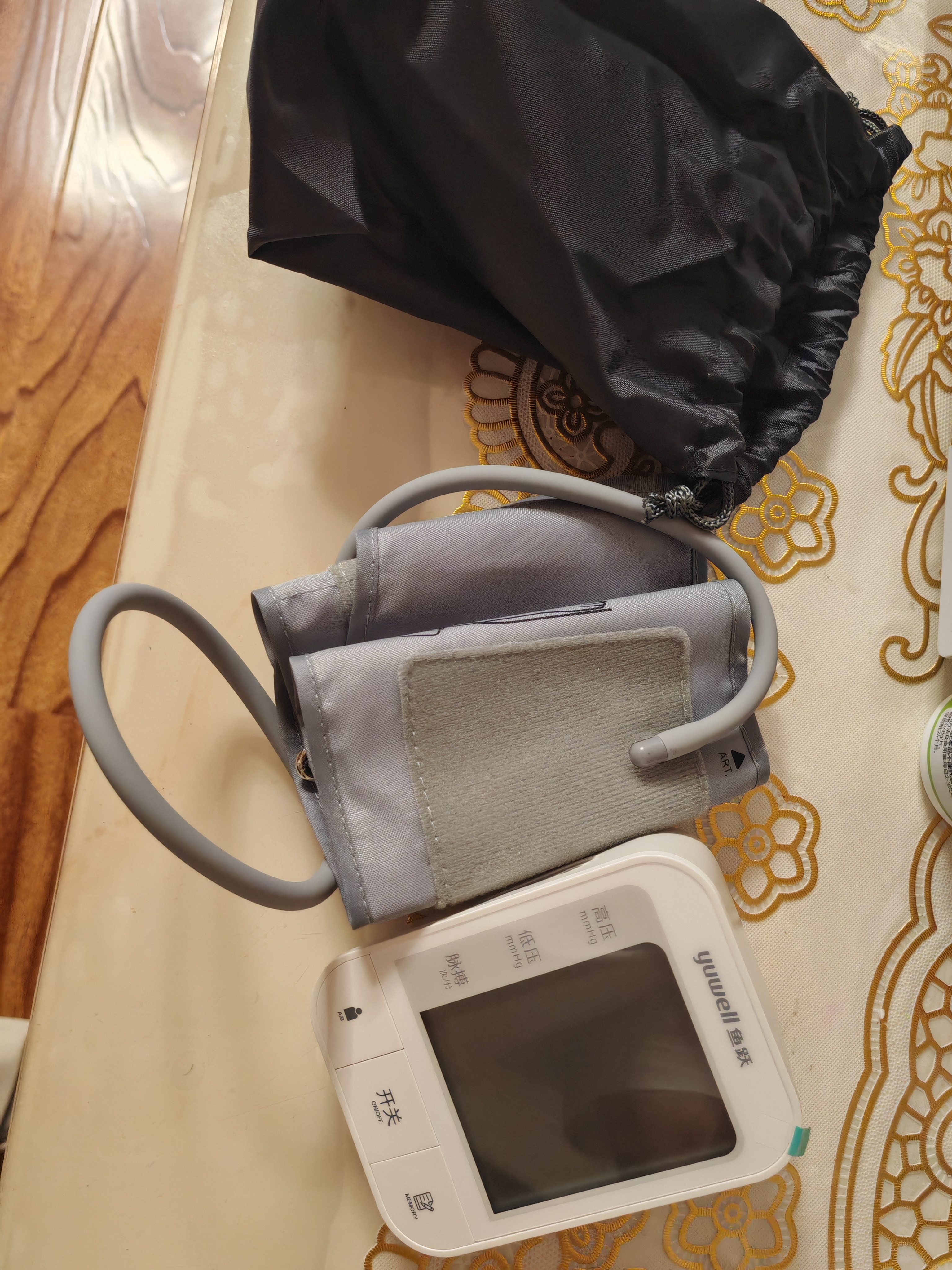 鱼跃（yuwell）行业爆款上臂式电子血压计血压仪医用高精准高血压测量仪家用670A 实拍图