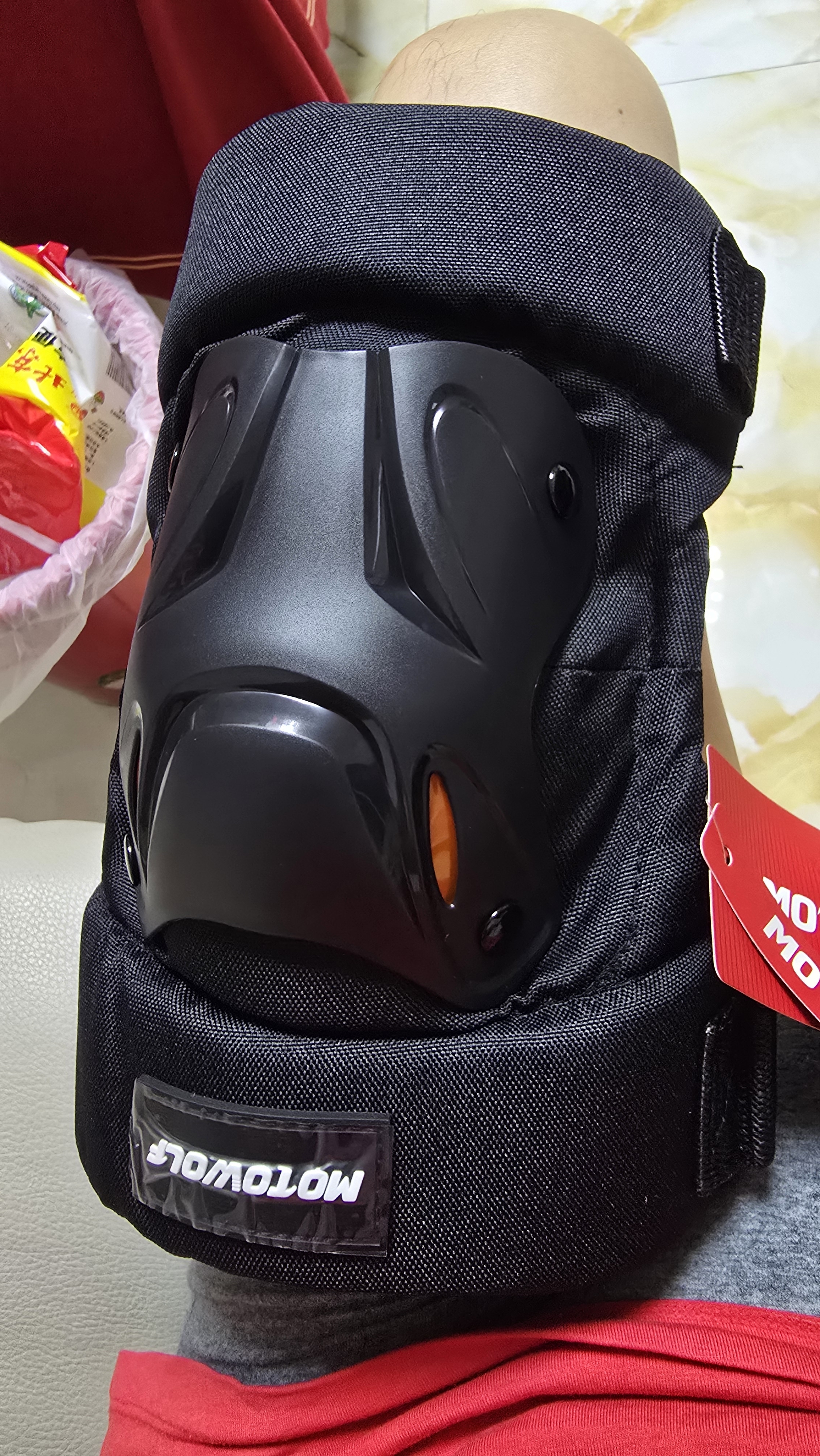 摩多狼（MOTOWOLF）冬季加绒摩托车护膝保暖防风电动车骑行护具机车防寒护腿骑士装备 实拍图