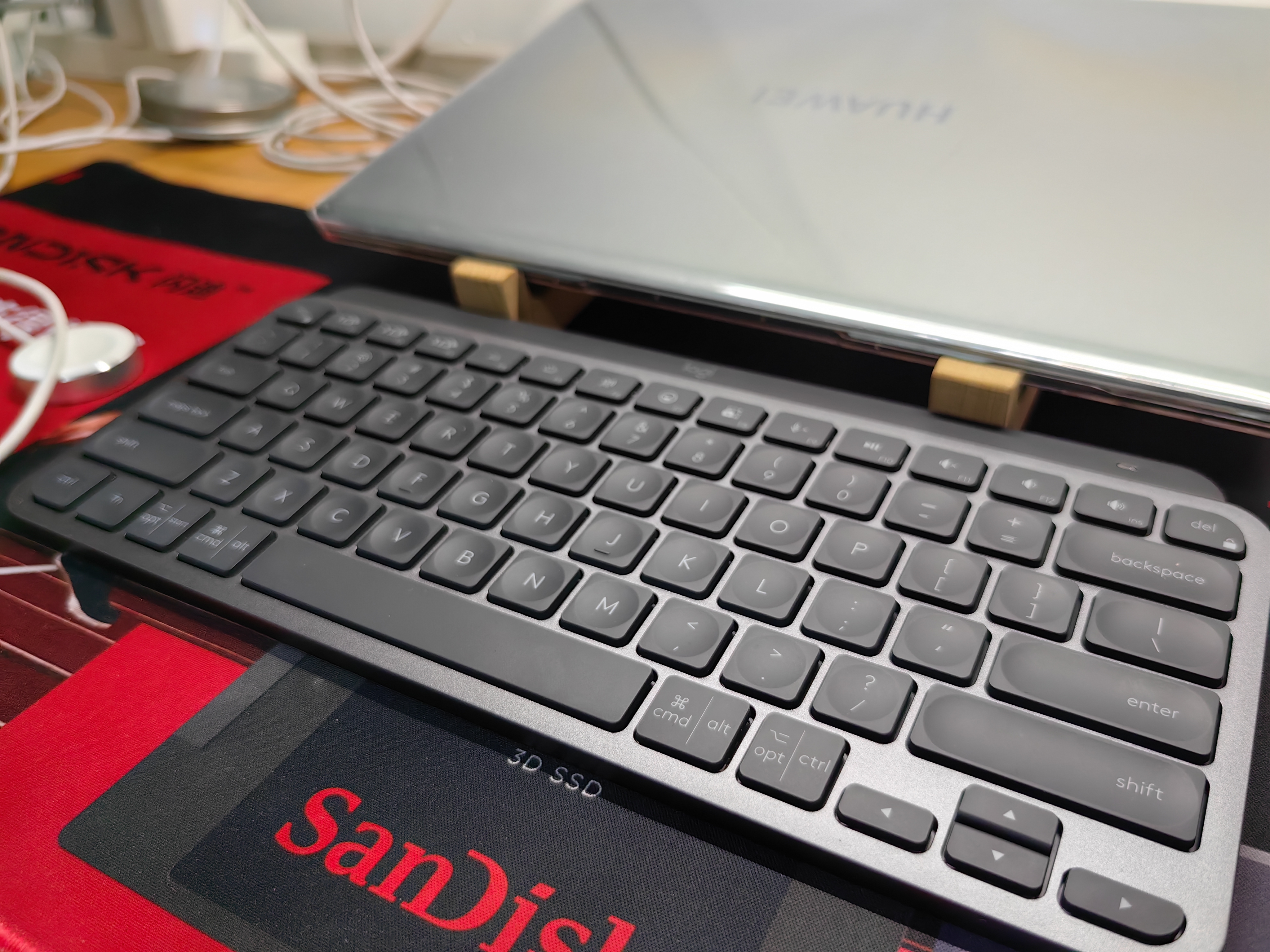 罗技（Logitech）大师系列MX Keys Mini无线蓝牙键盘充电办公ipad Mac薄膜迷你妙控键盘智能背光type-c双模跨屏79键 石墨黑（带Bolt接收器） 实拍图