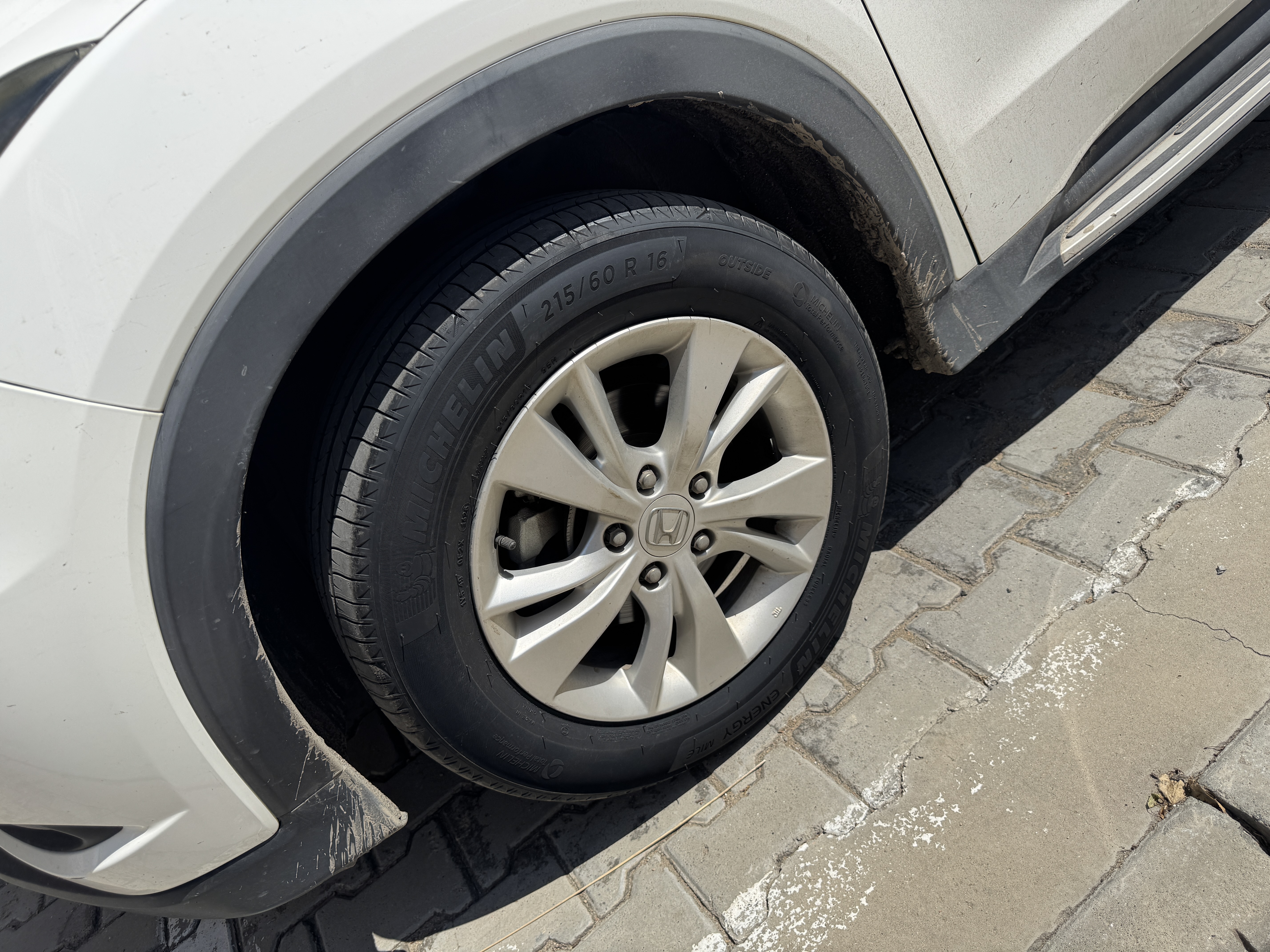 米其林（MICHELIN）【爆款清仓】汽车轮胎 215/60R16 95H 耐越 适配天籁/帕萨特/XRV 实拍图