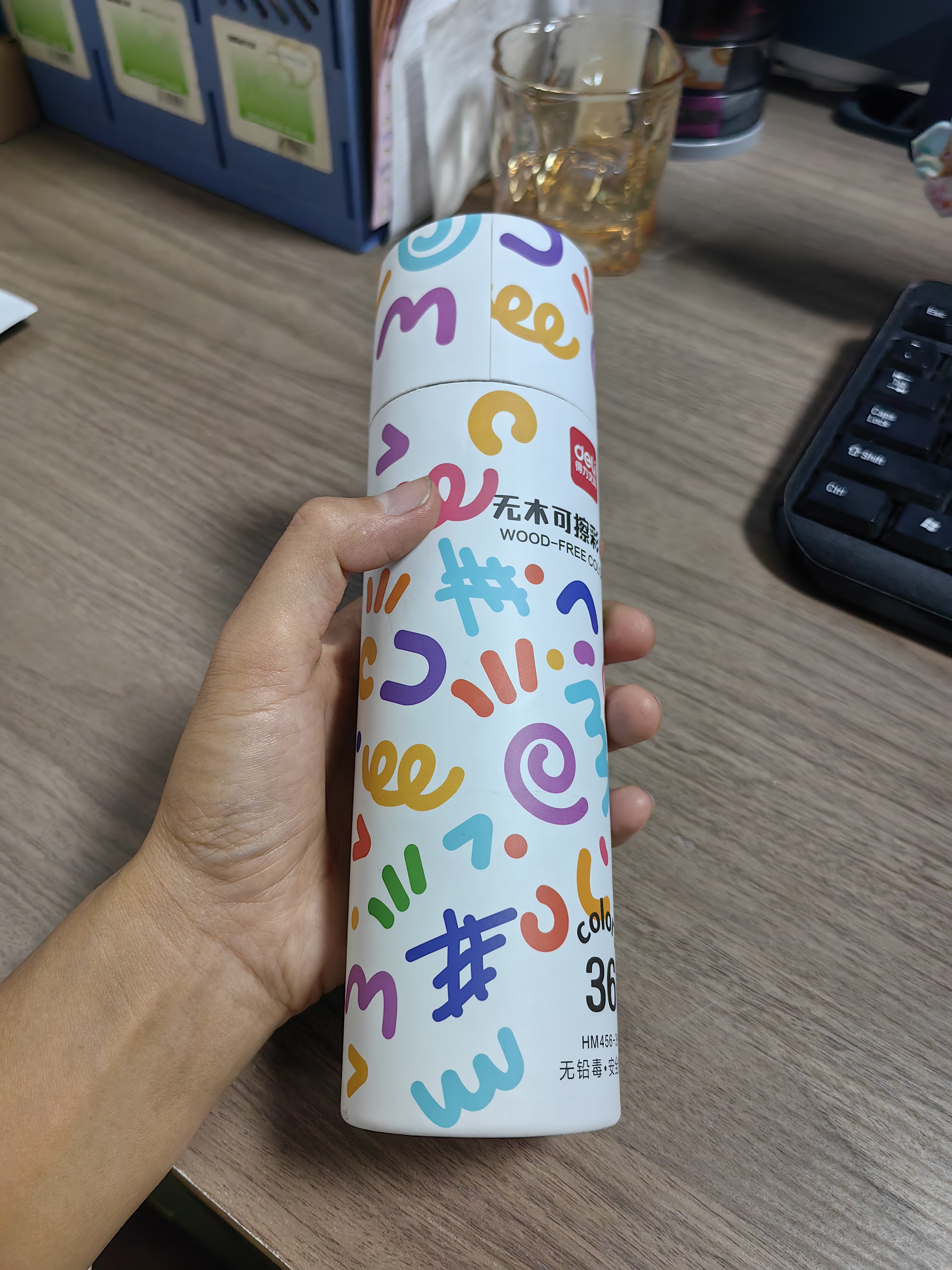 得力（deli）36色彩铅可擦无木环保彩色铅笔带橡皮头防滑六角笔杆涂色美术绘画涂鸦手绘可擦儿童开学生日礼物 实拍图