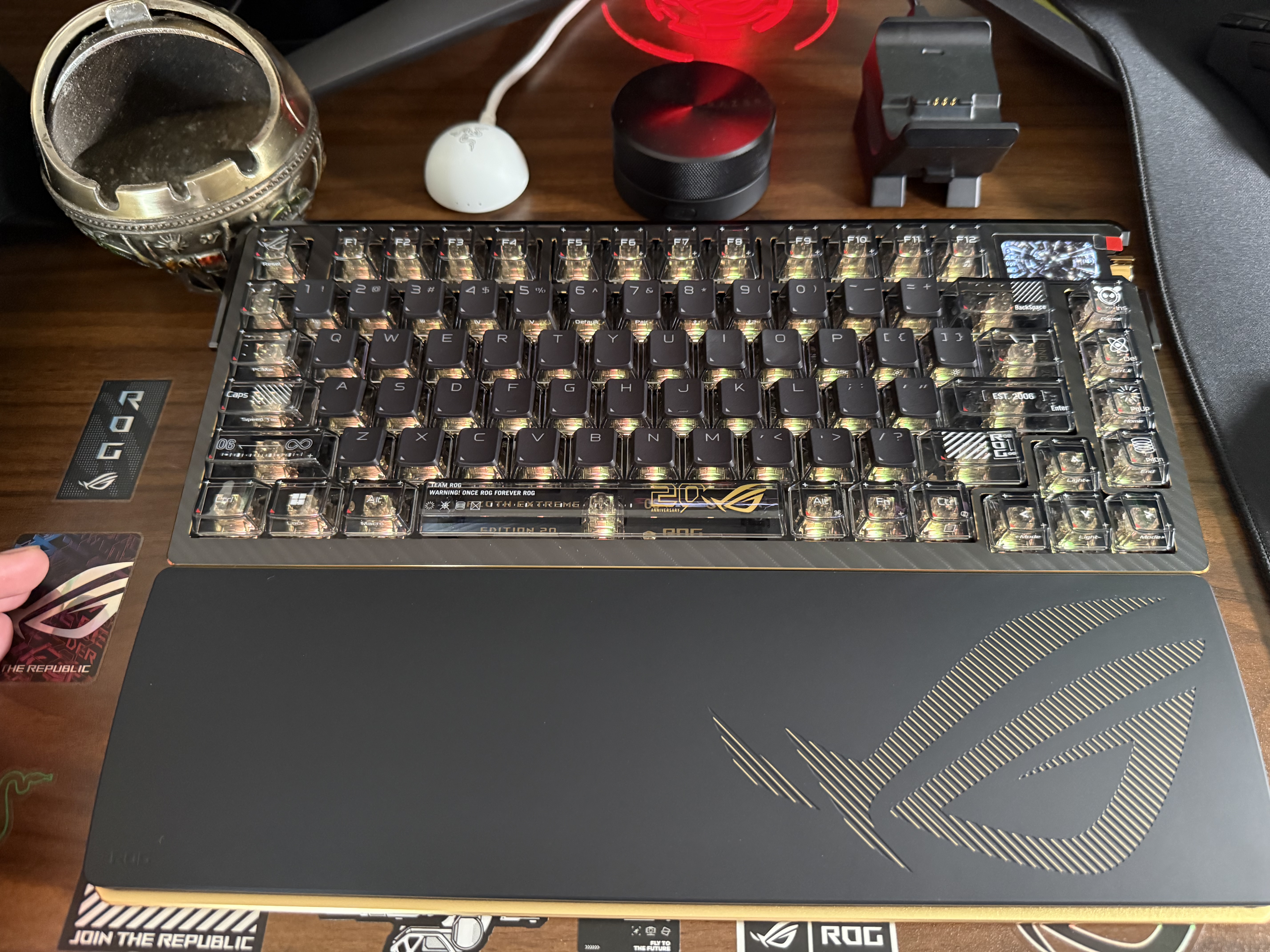 ROG夜魔Extreme 20周年版雪武白轴+龙鳞AceExtreme 实拍图