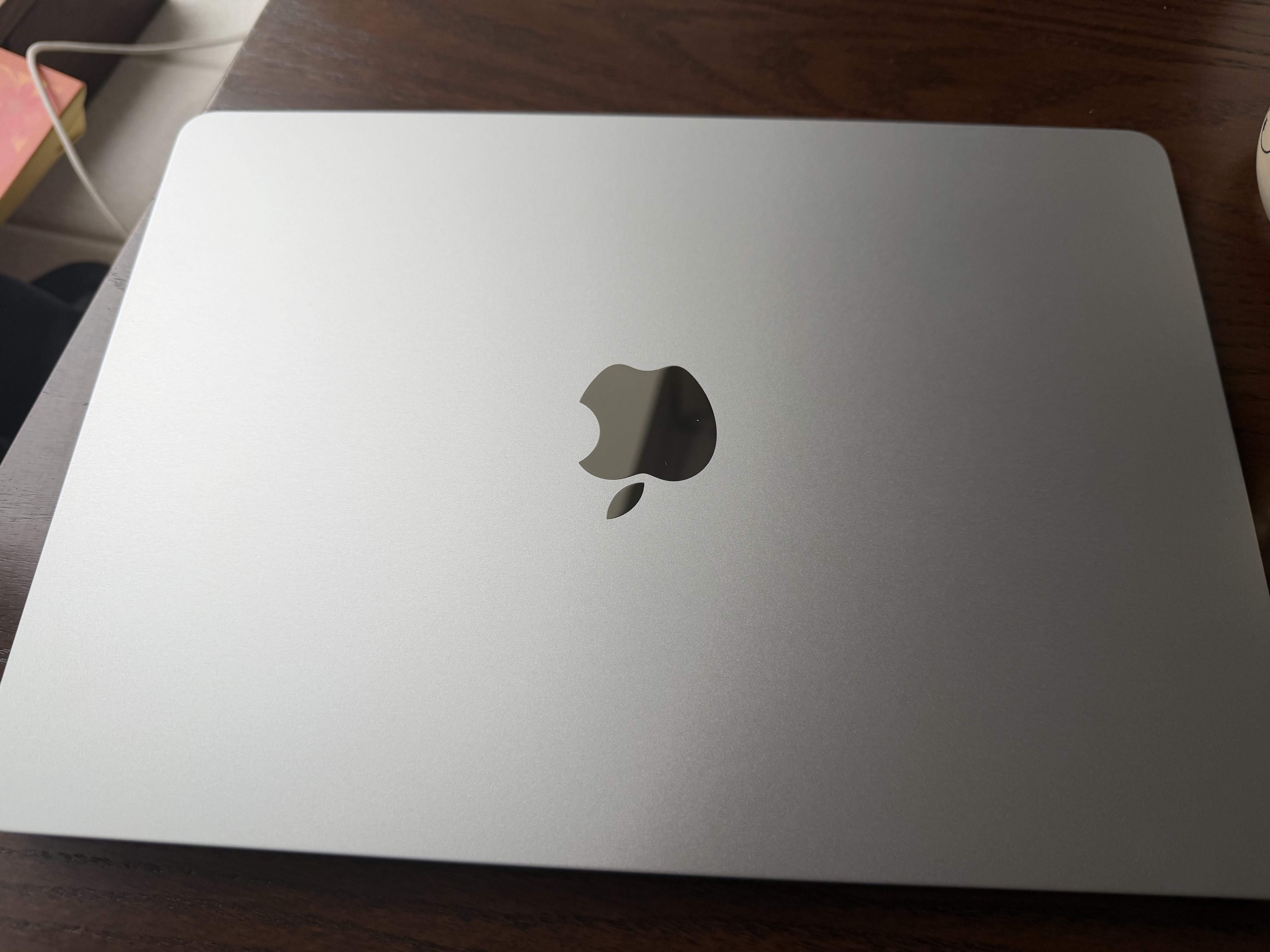 Apple/苹果AI【70W快充】MacBook Air13英寸M5 (10+10核) 16G 512G银色笔记本电脑Z1L0000V5 实拍图