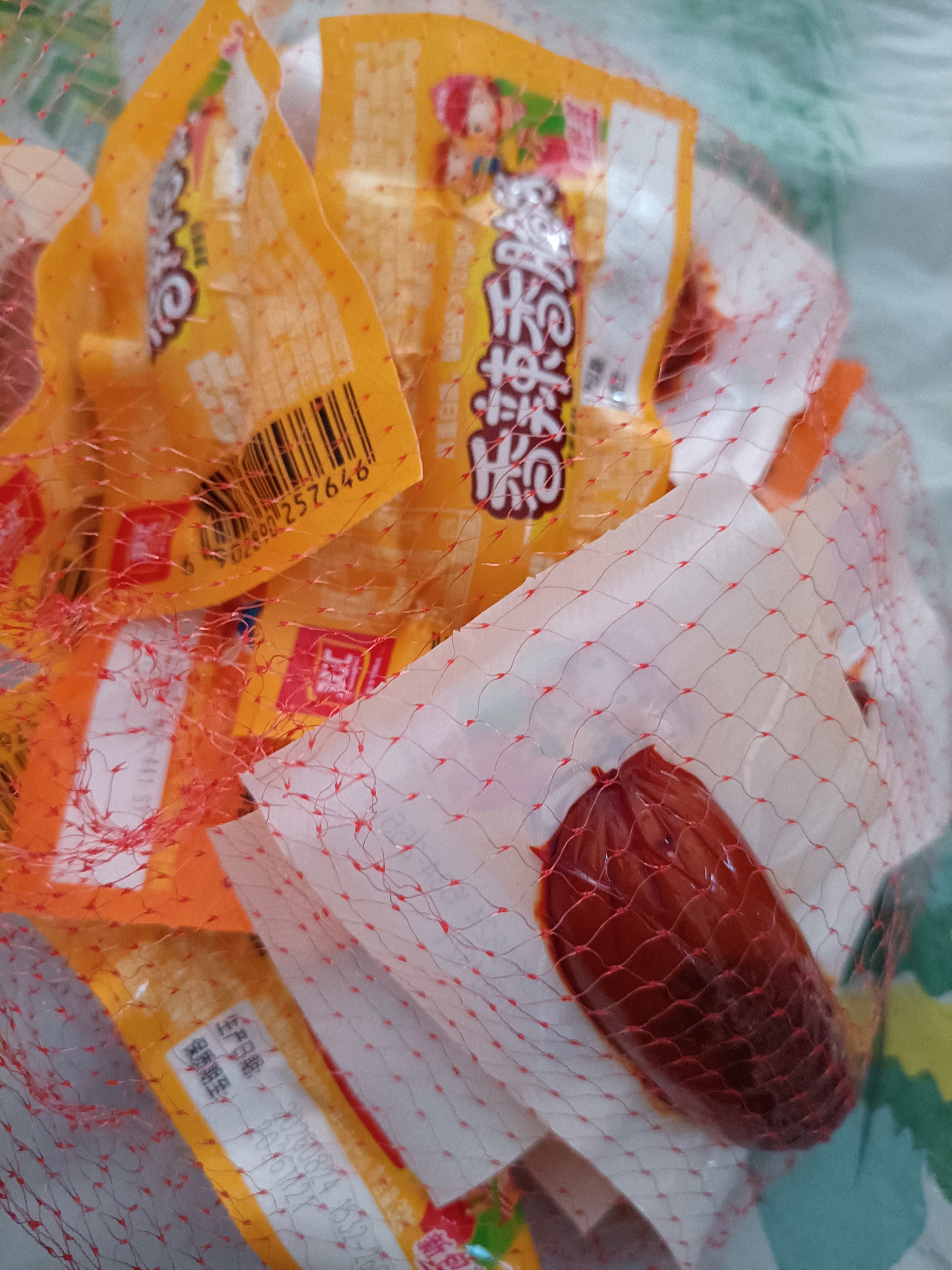 双汇（Shuanghui）火腿肠即食香辣香脆肠玉米肠热狗肠整箱香肠烤肠网红小吃零食批发 10玉米肠+10香辣肠 32g*20根 实拍图