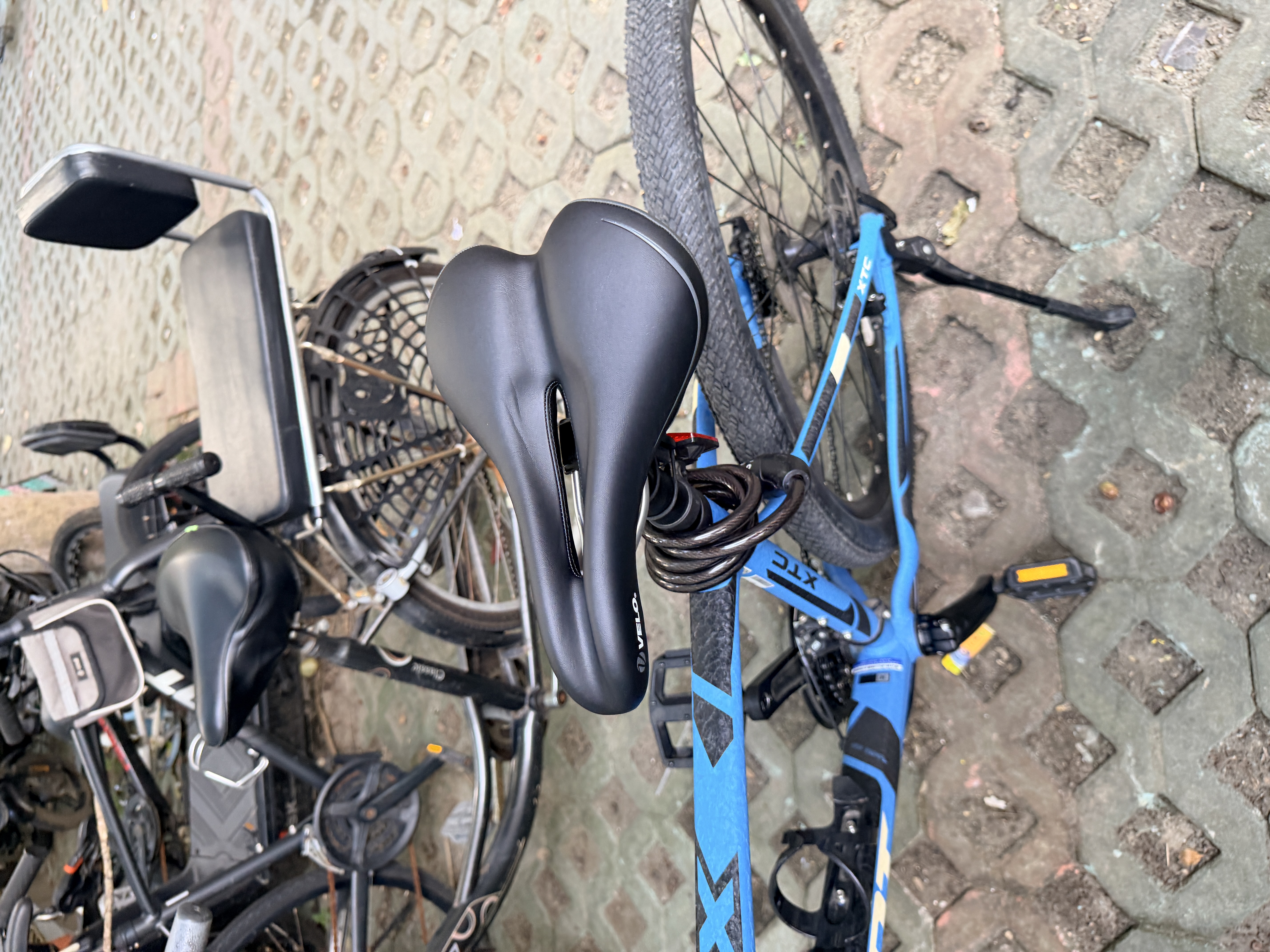 VELO维乐自行车坐垫山地车公路车座垫自行车鞍座单车座加厚软配件3147  [灰标] VL-3147（抗菌男款） 实拍图