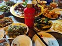 华宾酱香型白酒53度纯粮食婚宴用酒喜庆红瓶白酒整箱 贵州酱酒华宾红 53度 500mL 6瓶 实拍图