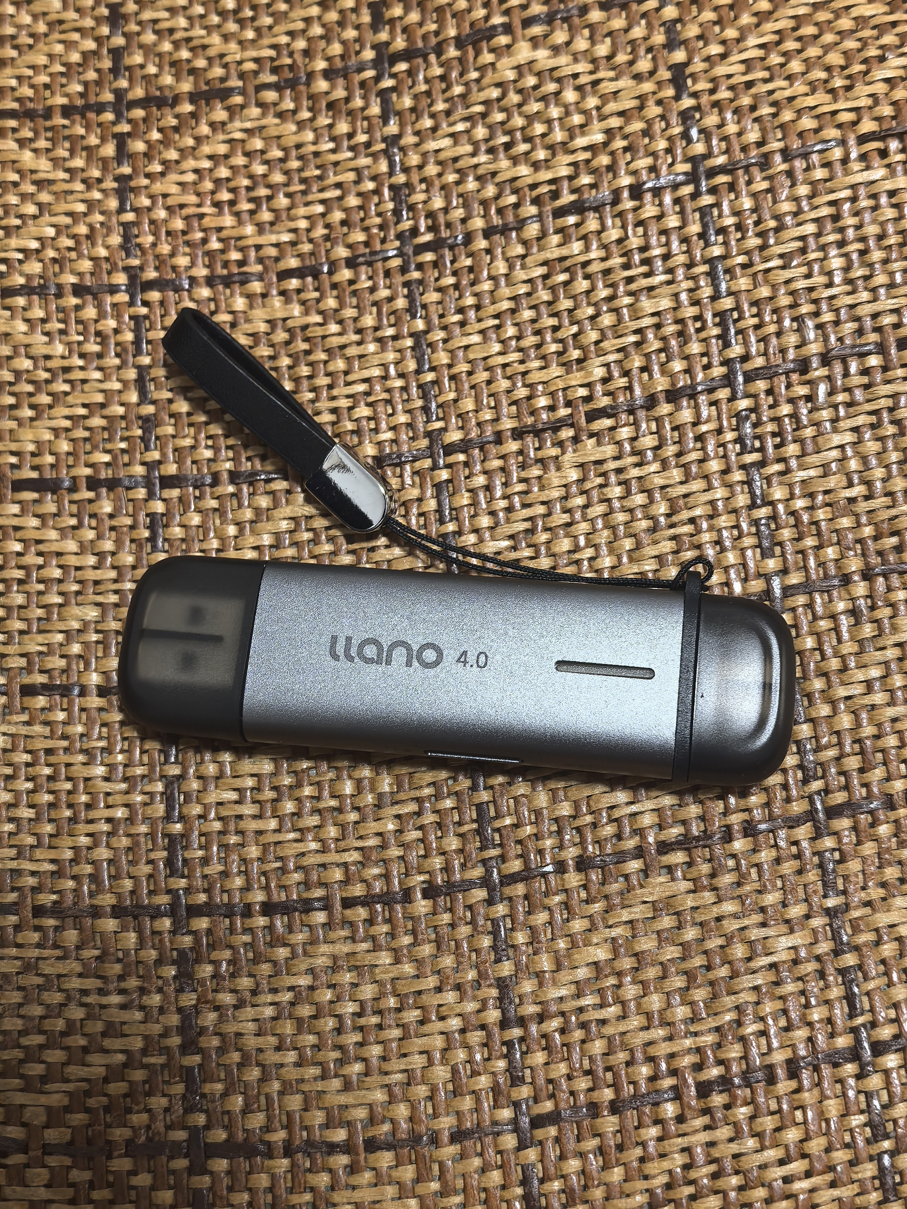 绿巨能（llano）4.0高速读卡器SD/TF同读USB/Type-C二合一多功能内存卡读取适用电脑手机苹果佳能大疆Pocket3/4 实拍图