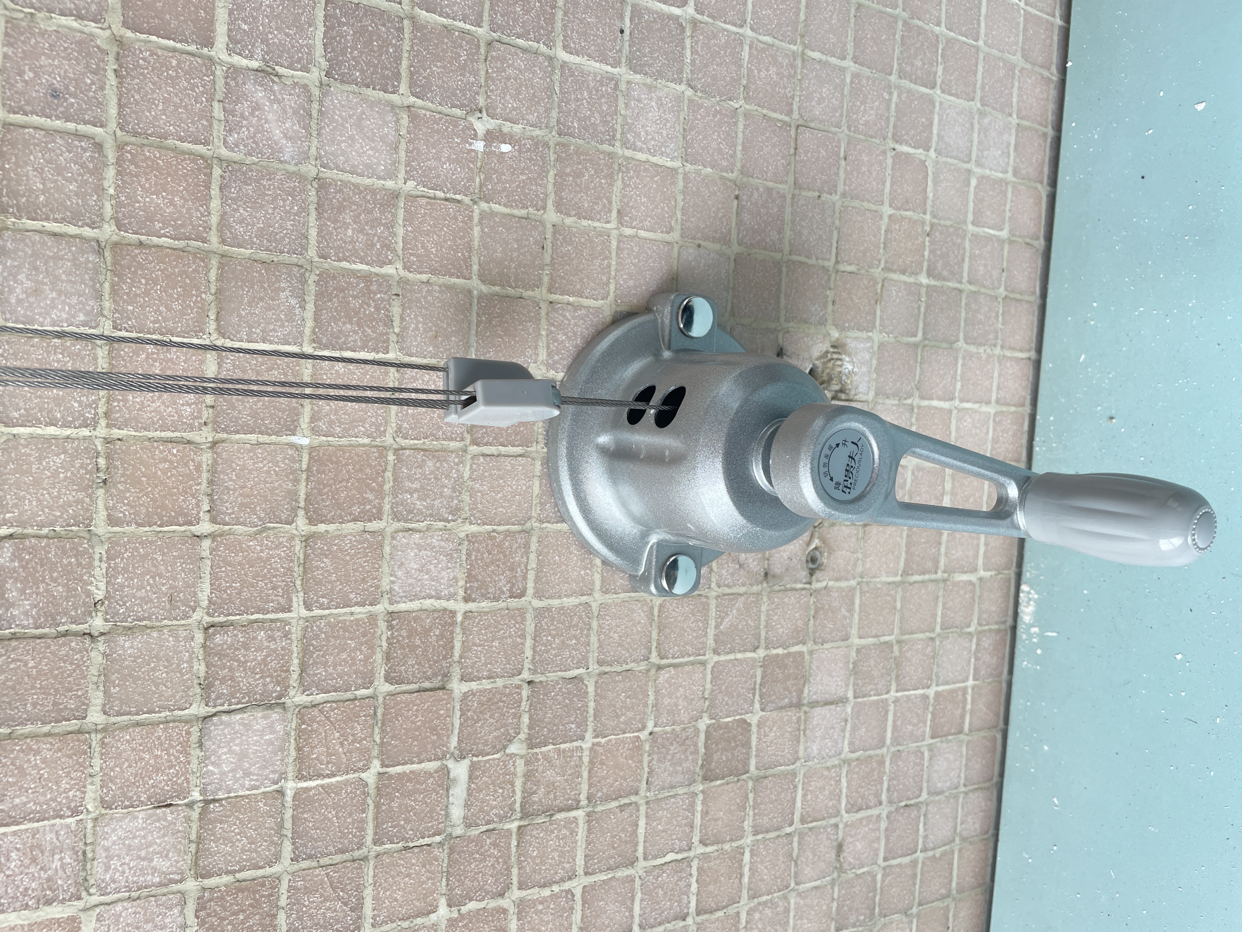 金贵夫人双杆晾衣架手摇式阳台升降晾衣杆家用晒衣架晒被子手动室内凉衣架 【高硬度碳钢】圆杆冰川银2.4米 实拍图