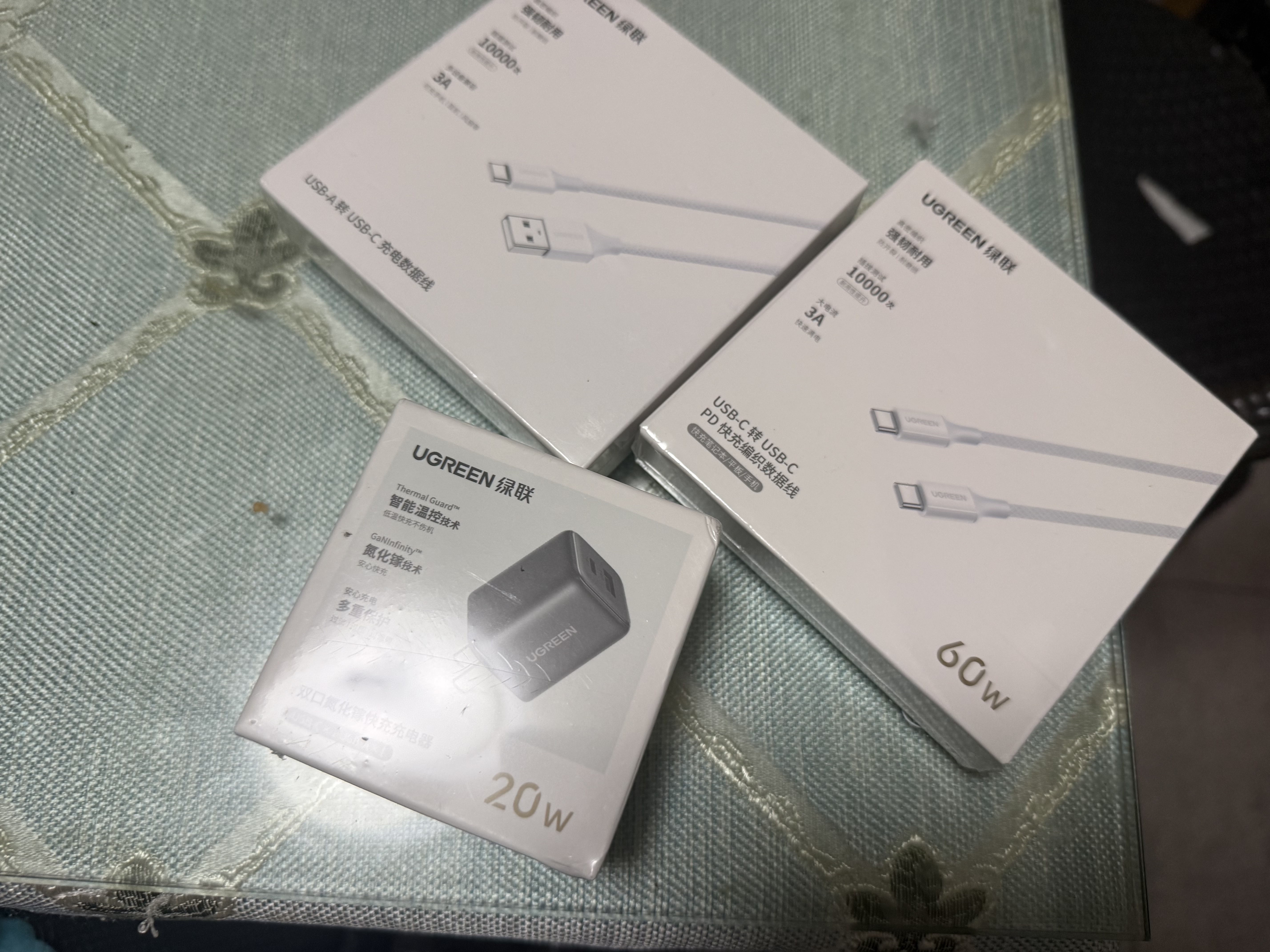 绿联适用苹果18充电线Type-C数据线USB-C车载CarPlay线iPhone18/17e/16ProMax华为荣耀全系快充线2米3A 实拍图