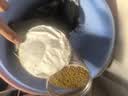 吉品红金鱼饲料草金锦鲤鱼粮食小型冷水观赏鱼专用颗粒通用喂鱼料600克 实拍图