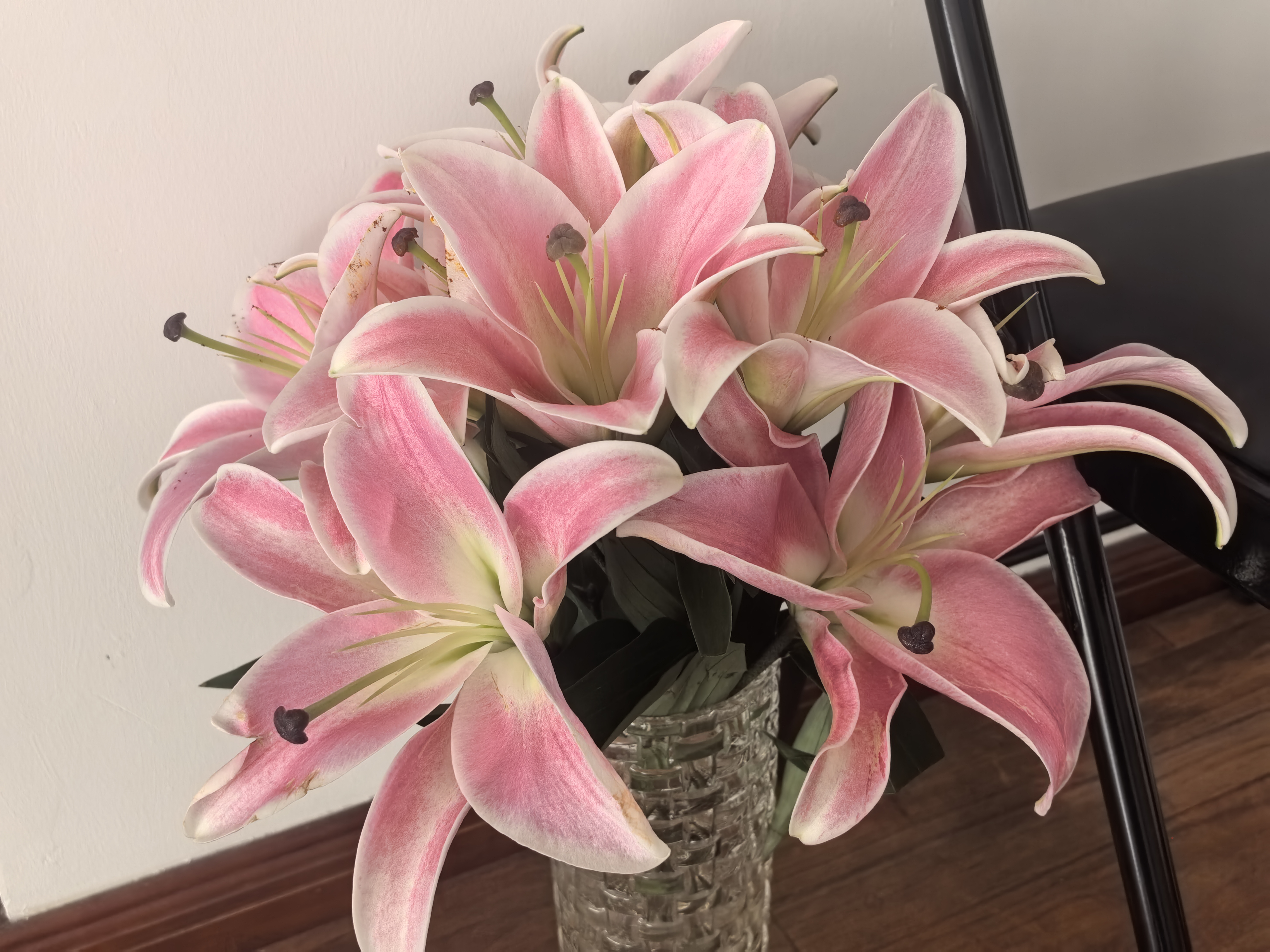AB级优质香水百合鲜花水培插花家庭生活水养鲜切玫瑰云南产地直发 高品质【AB级粉色】香水百合10朵+保鲜剂+大花苞 实拍图