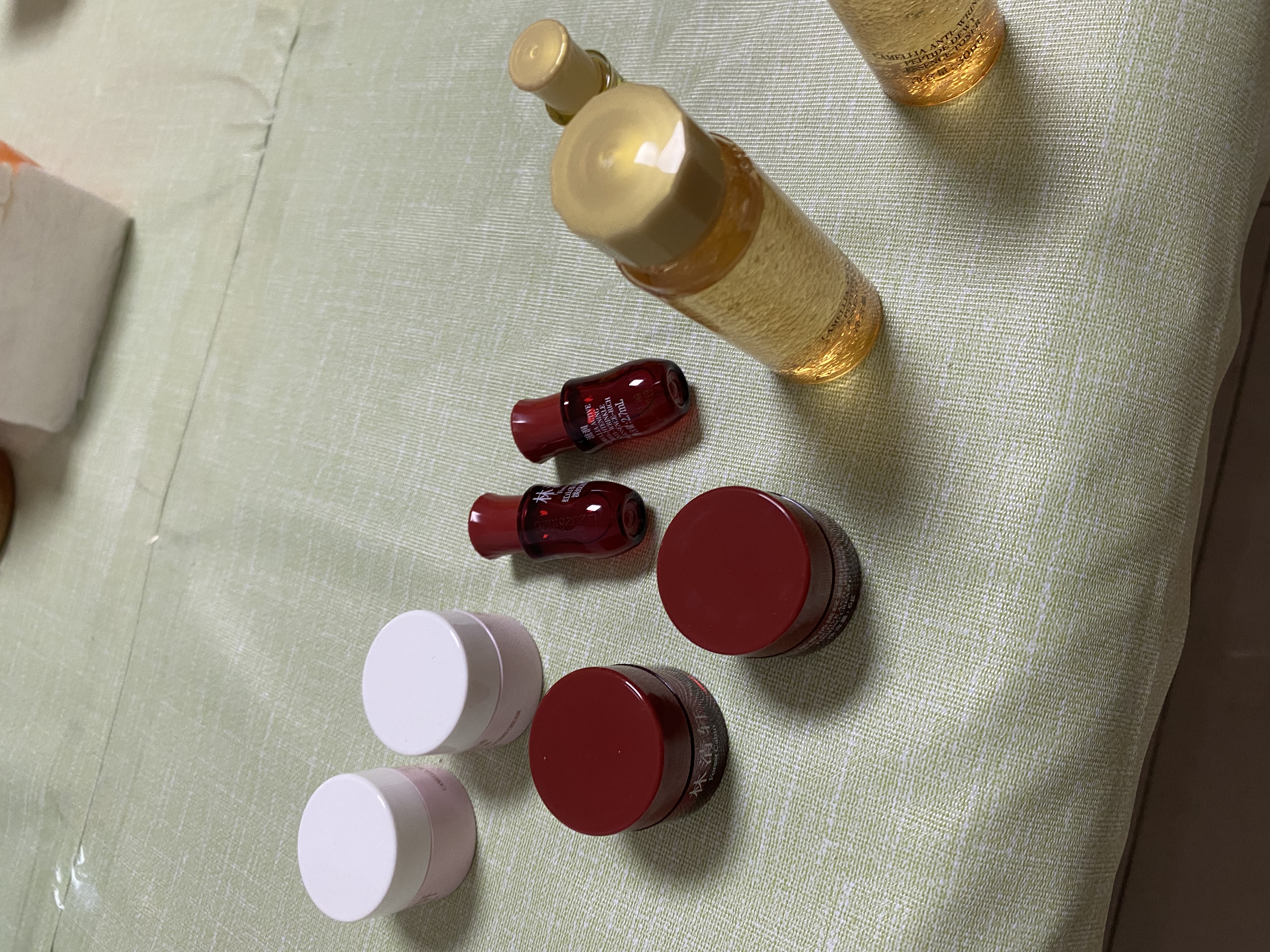 林清轩【会员派样】焕活莹亮淡纹油液精华液2.7ml旅行体验装 实拍图