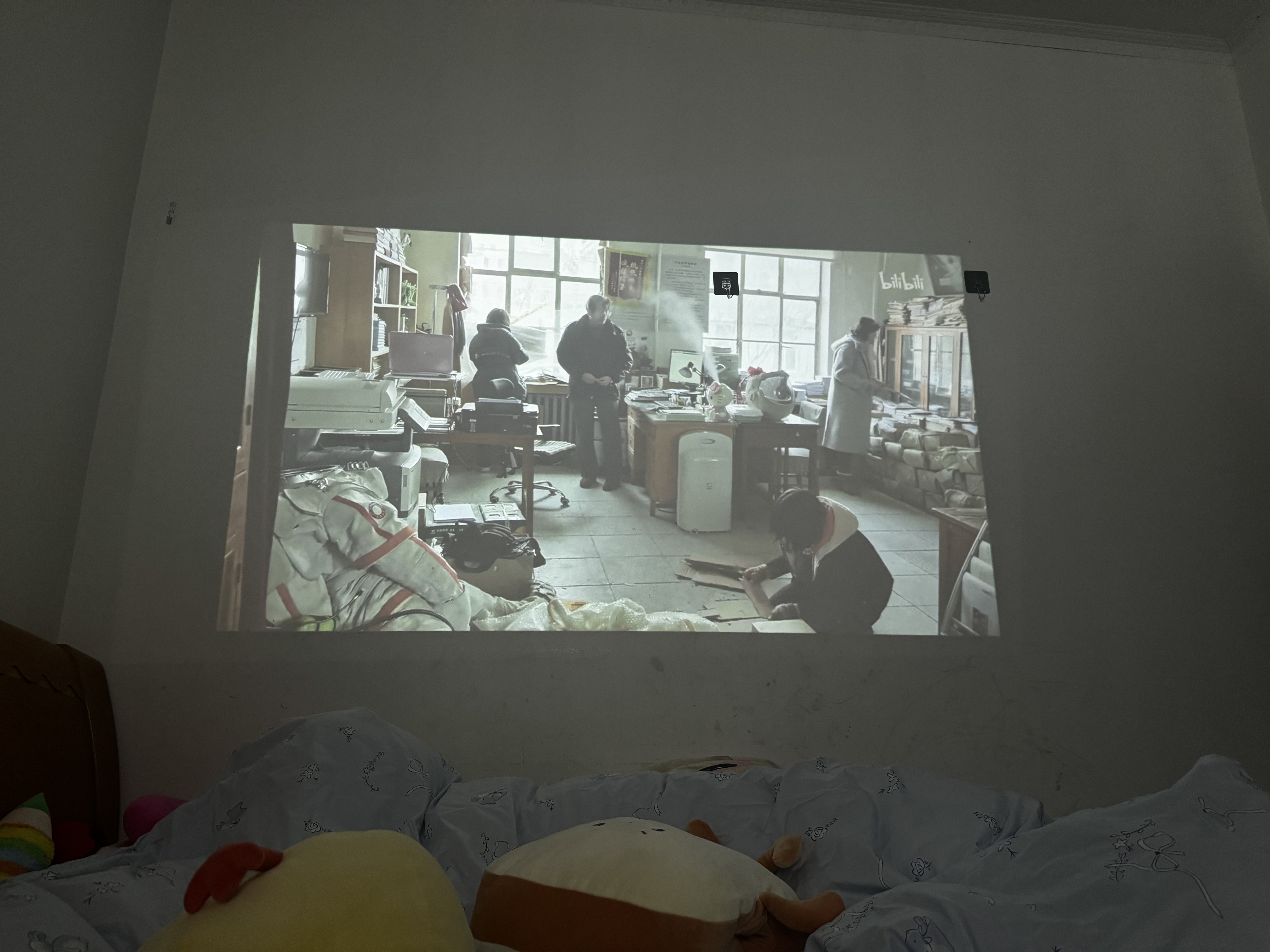 极米（XGIMI）投影仪新款家用智能影院 Z6X第五代 特别版卧室高清1080P投影2年质保轻薄投影 送礼推荐 开学礼物 【550CVIA】主机Z6X 第五代 特别版 晒单实拍图