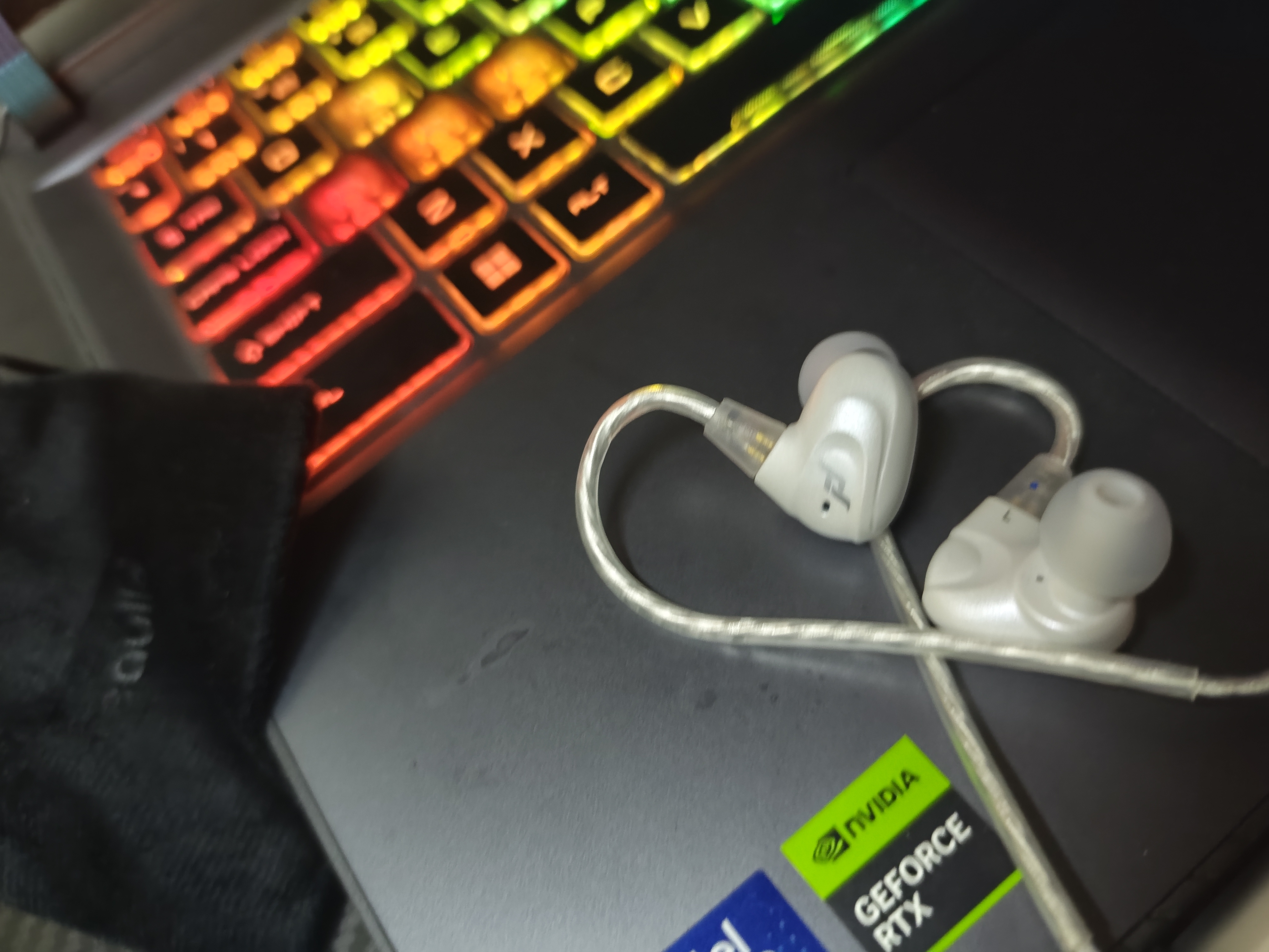 绯乐涟二代LIAN2入耳式HIFI游戏耳机有线Typec电竞听声辨位高音质发烧电脑耳机带麦2025新款可换线耳塞 皓月白-涟Ⅱ【USB版-带麦】1.8m-电脑推荐 实拍图