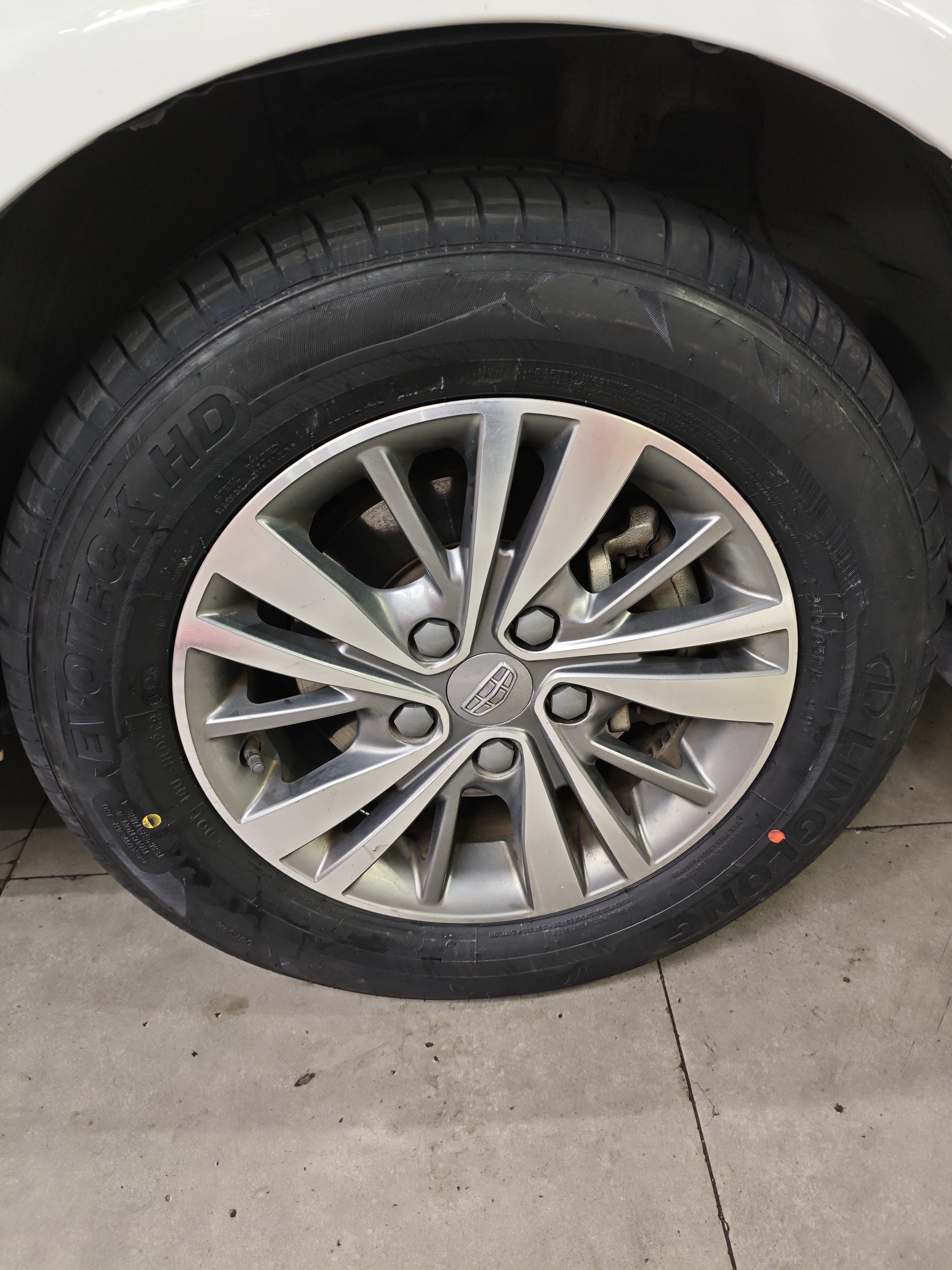 玲珑轮胎汽车轮胎205/65R15 94V 玲珑臻选 HD 适配帝豪/科鲁兹/标致2008 实拍图