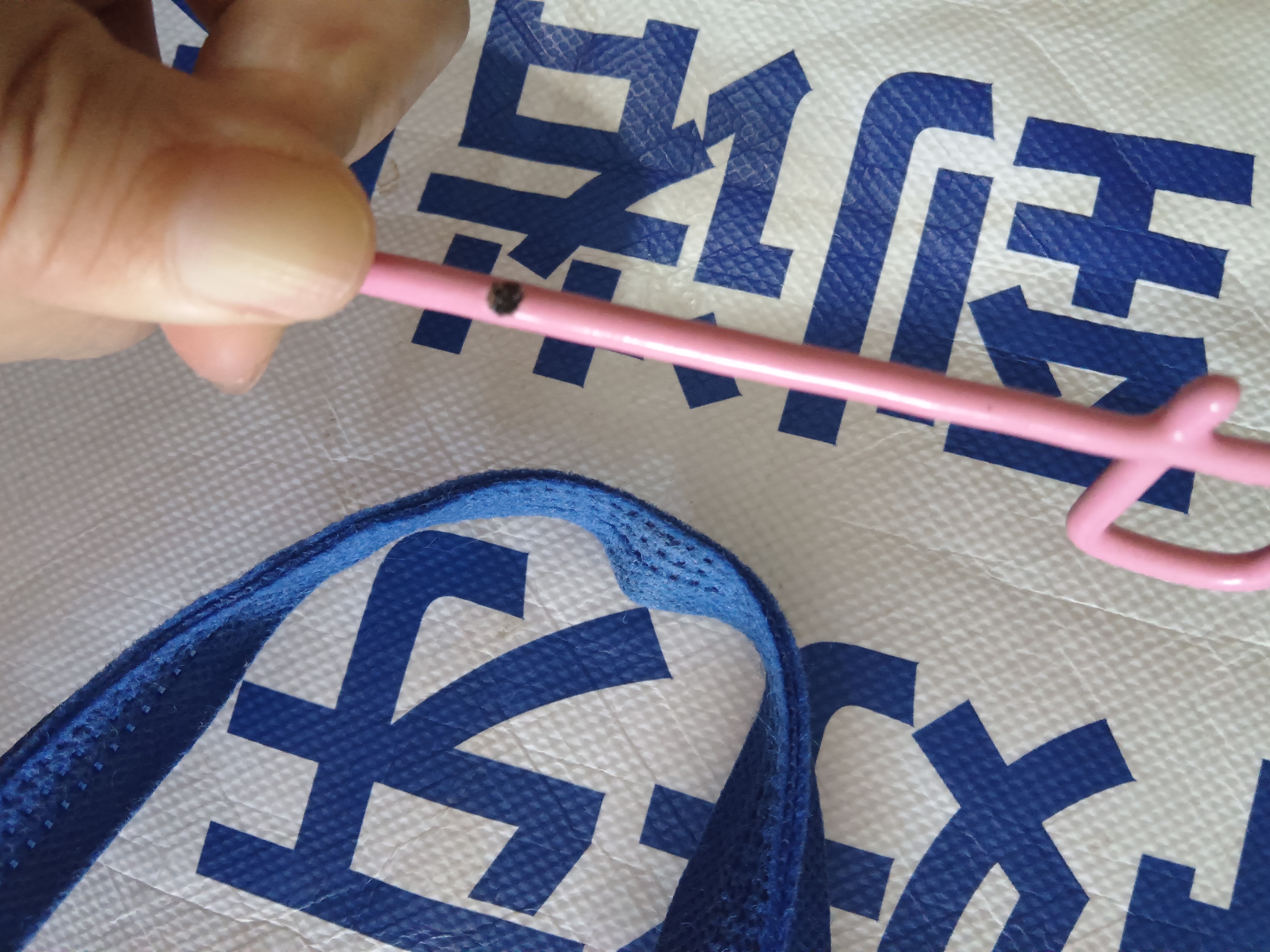 衣架成人加粗防滑加厚学生宿舍无痕挂衣架家用衣服晾衣架撑子衣挂 40cm升级款 凹槽带钩（四季款） 10支装（颜色随机） 实拍图