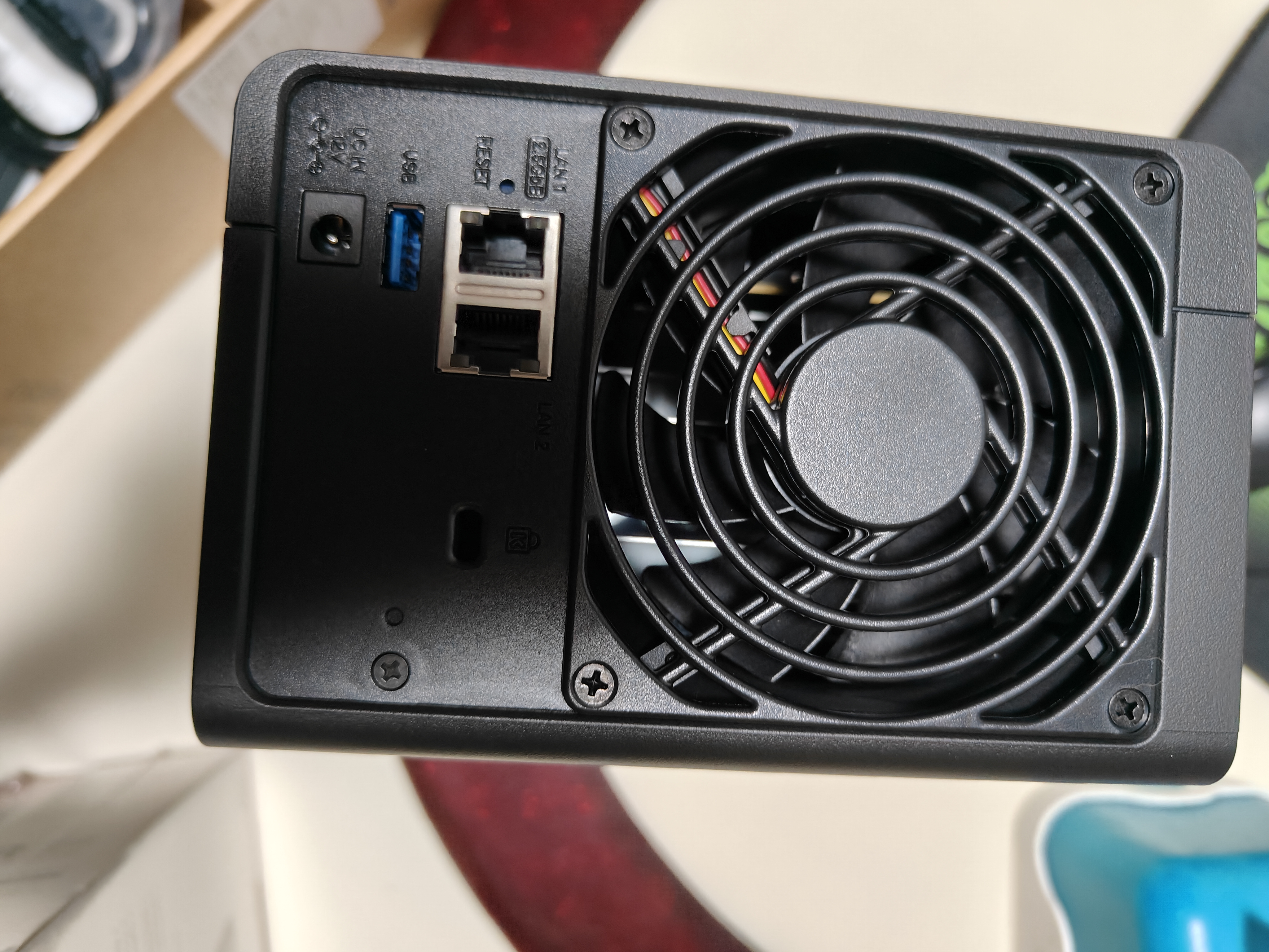 群晖（Synology）DS225+ 四核心 2盘位 NAS 网络存储服务器 团队办公 私有云 文件共享备份 实拍图