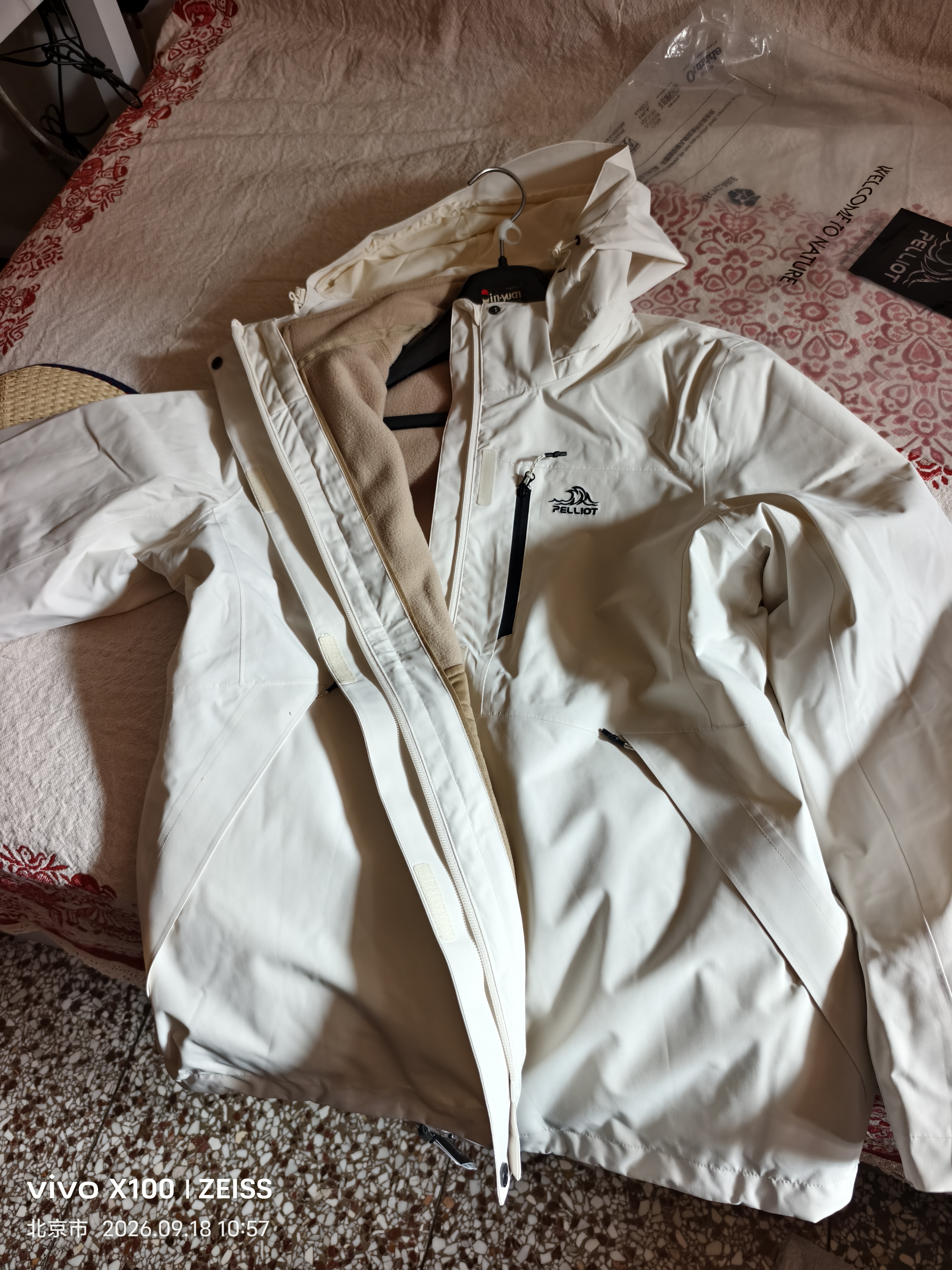 伯希和（Pelliot）赵露思同款山野经典2.0冲锋衣女三合一防水秋季外套12340106白XL 实拍图