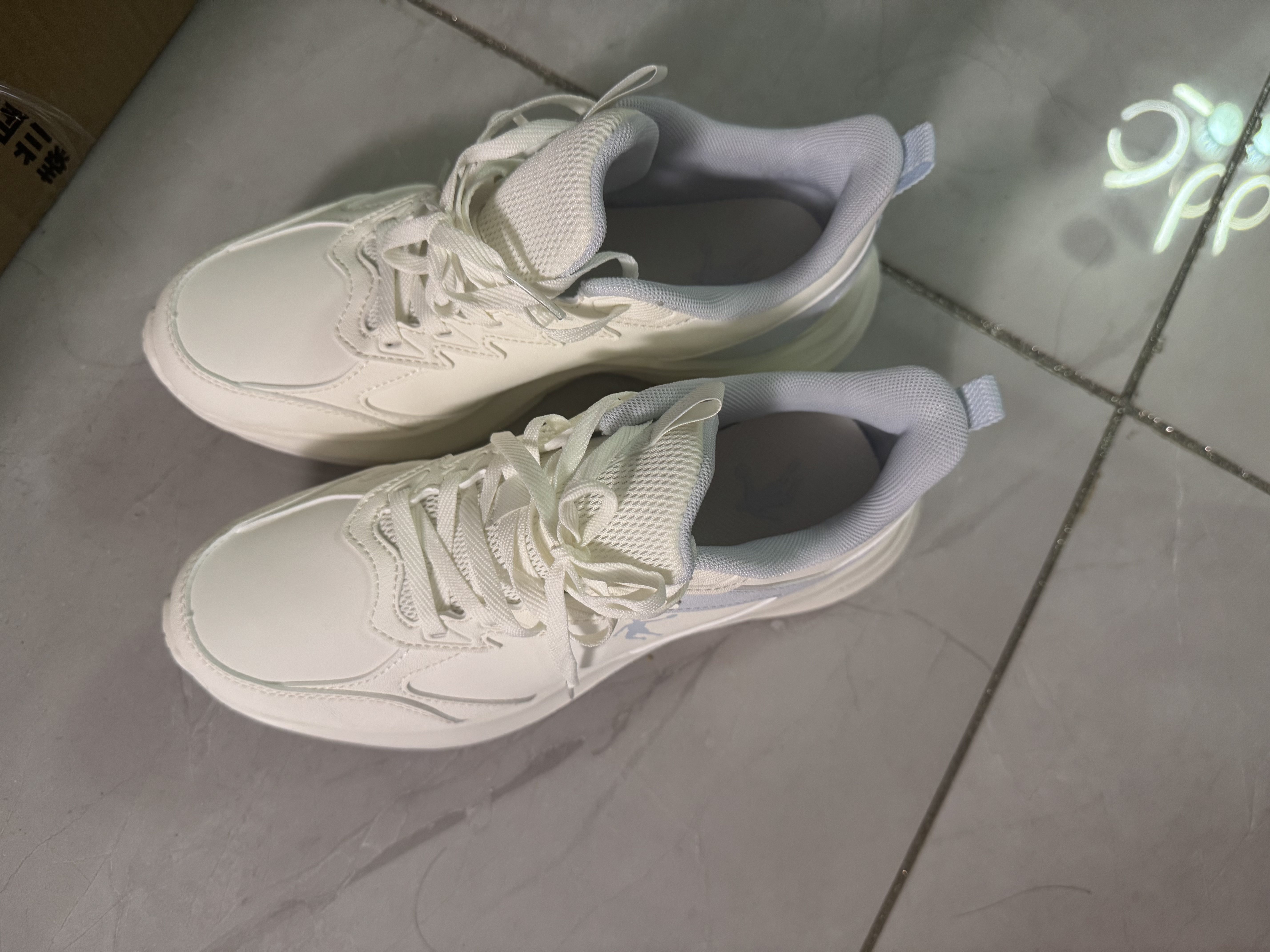 乔丹运动鞋女皮面轻便跑步鞋减震休闲鞋子软底慢跑鞋妈妈鞋 实拍图