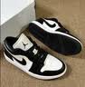 耐克（NIKE）2026年女子WMNS AIR JORDAN 1 LOW篮球鞋 DC0774-101 43 实拍图