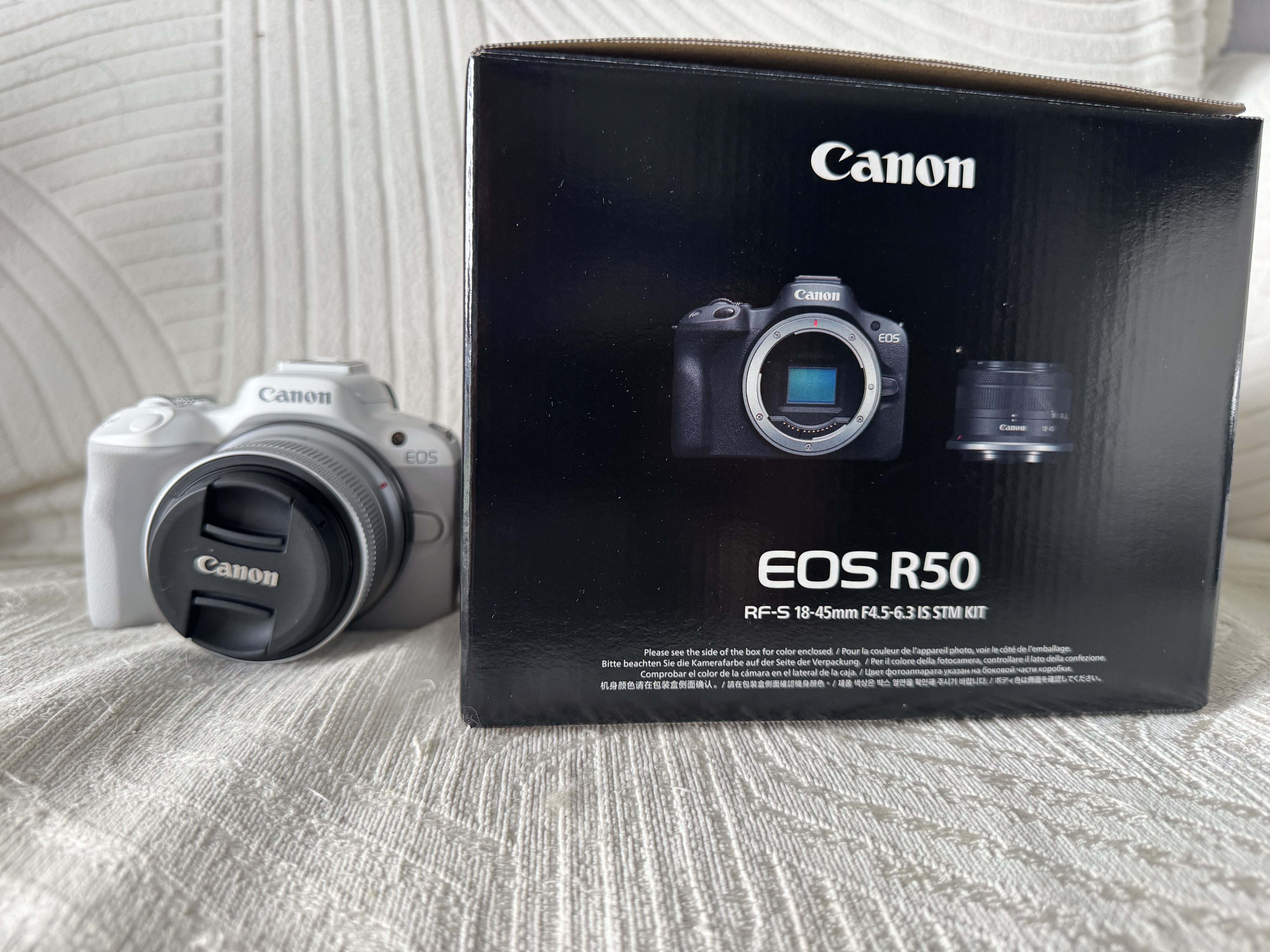 佳能（Canon）佳能r50 入门级微单相机 Vlog拍摄 4K高清视频 自拍照相 半画幅无反 学生旅行家用 扫街旅拍套装  实拍图